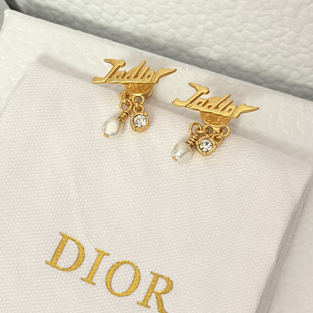 Jadior Stud Pearl Earrings - Original Replica Club