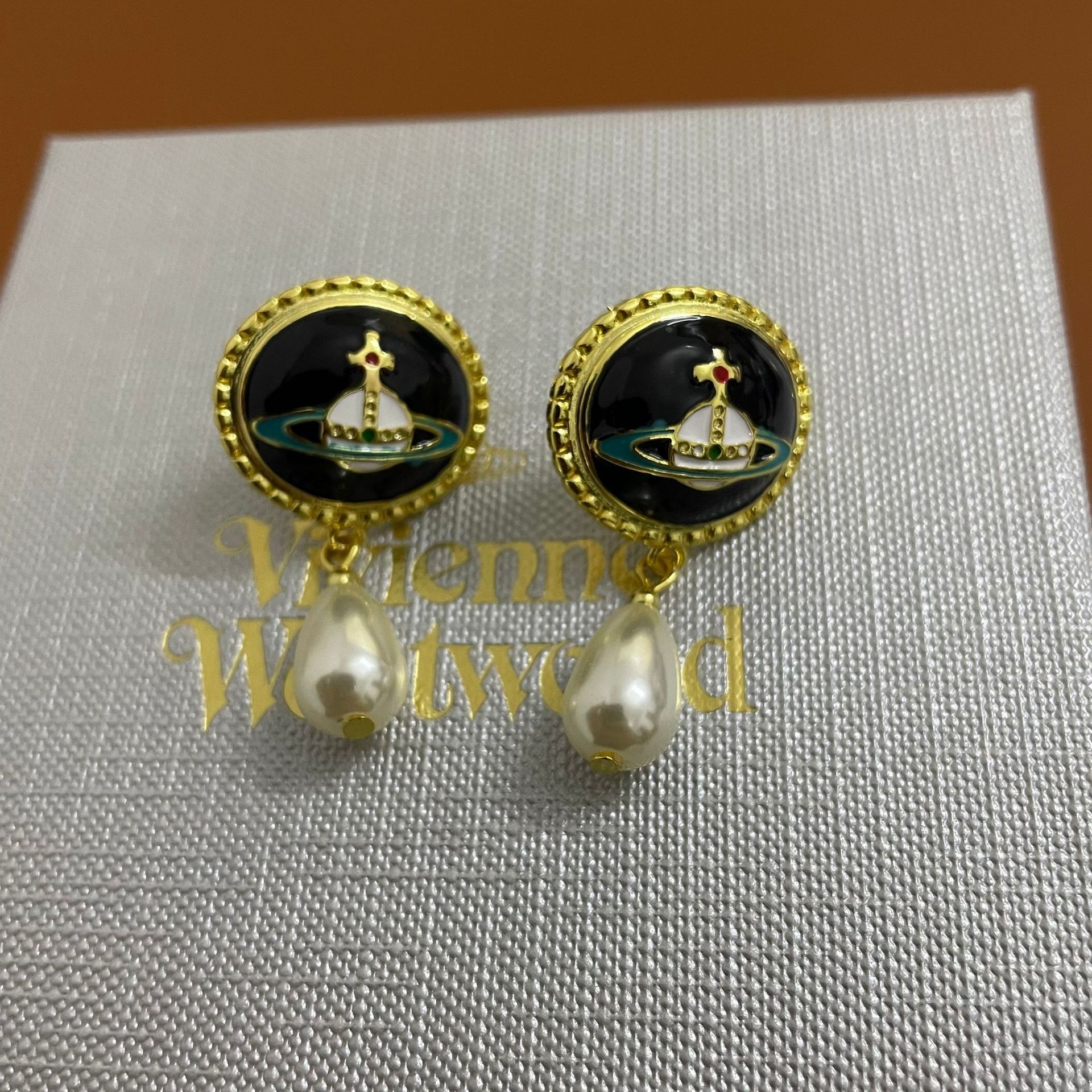 Vivienne Westwood Enamel Saturn Waterdrop Pearl Earrings - Original Replica Club