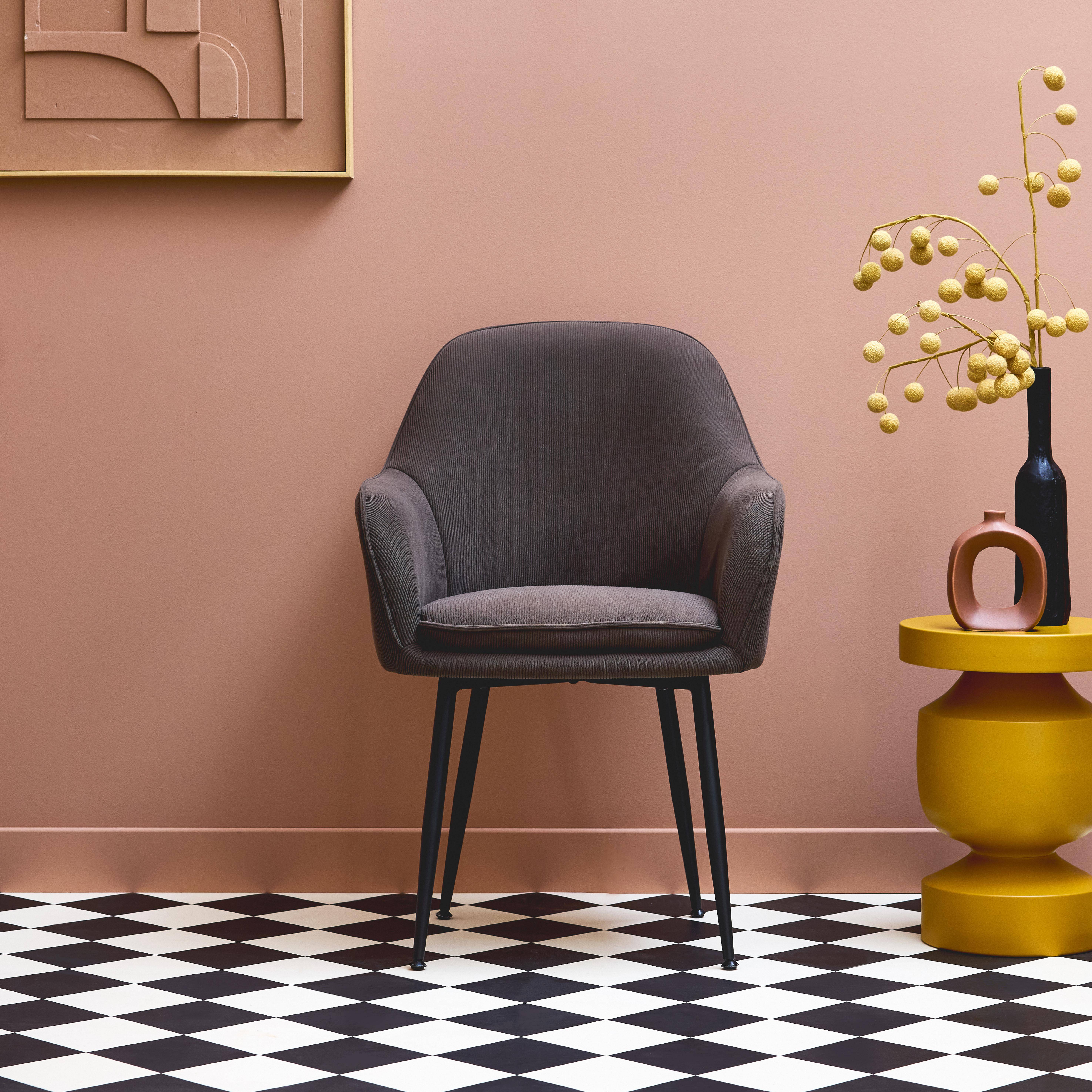 Shella - Sillón de pana con patas de metal negro mate