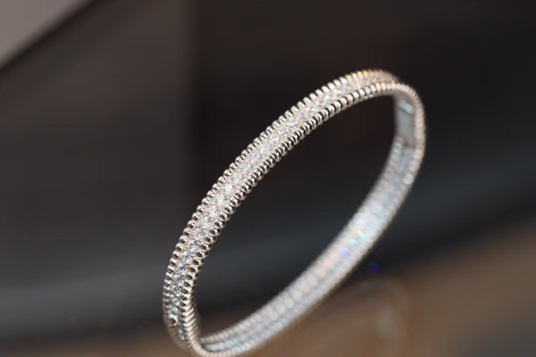 VCA Perlee Diamonds Bracelet Bangle, 1 Row, Medium Model - Original Replica Club