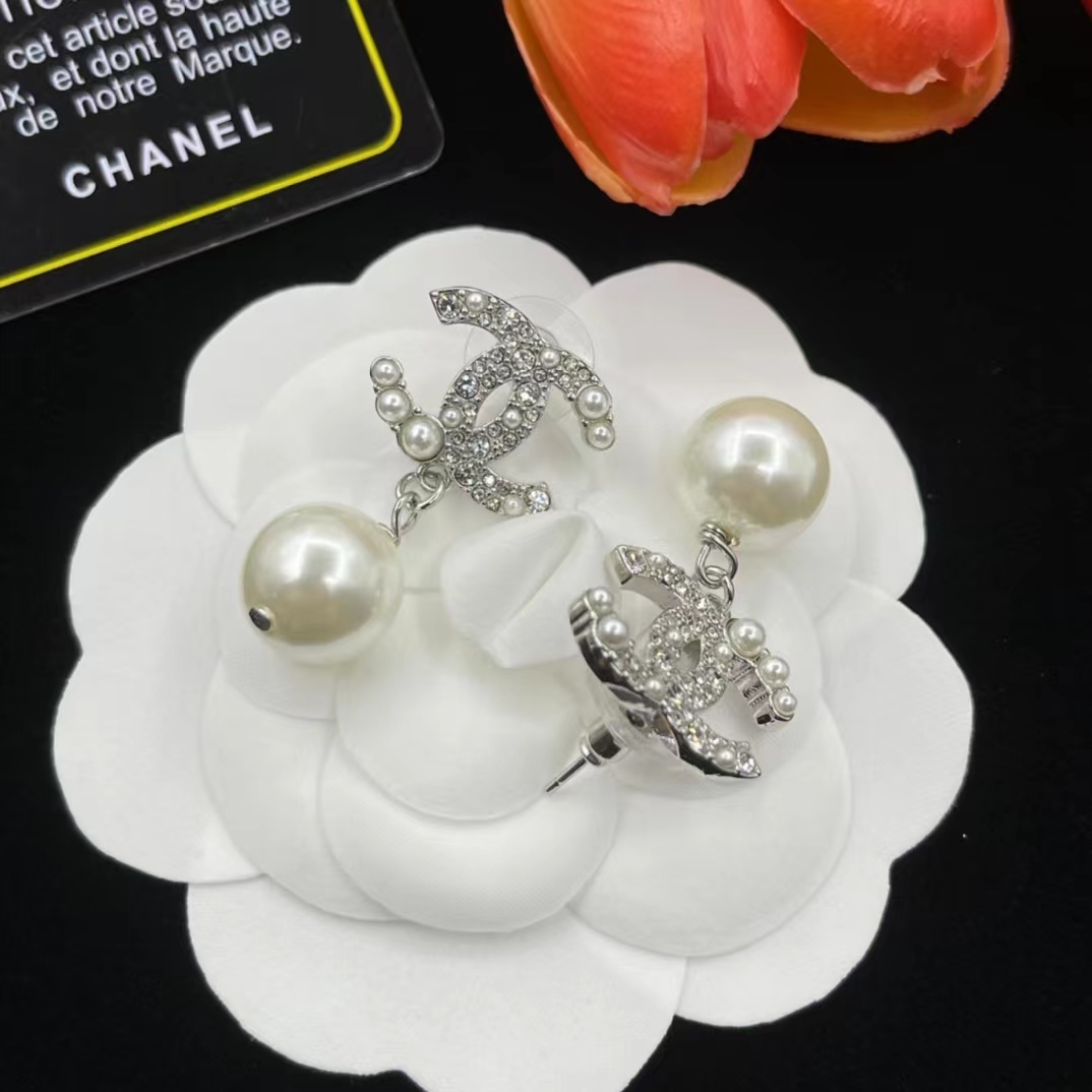 Chanel Prom Pearl Dangle Earrings - Original Replica Club