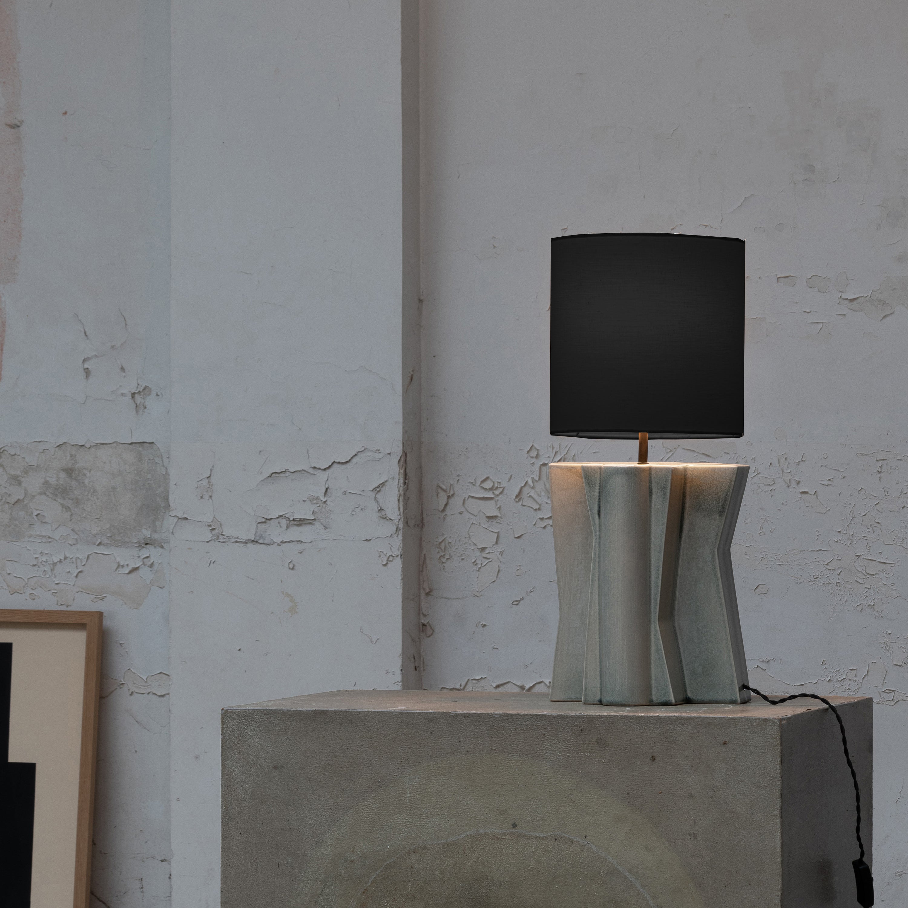 SERAX - Bob Verhelst - Yucca Tafellamp H 61 cm - Grijs