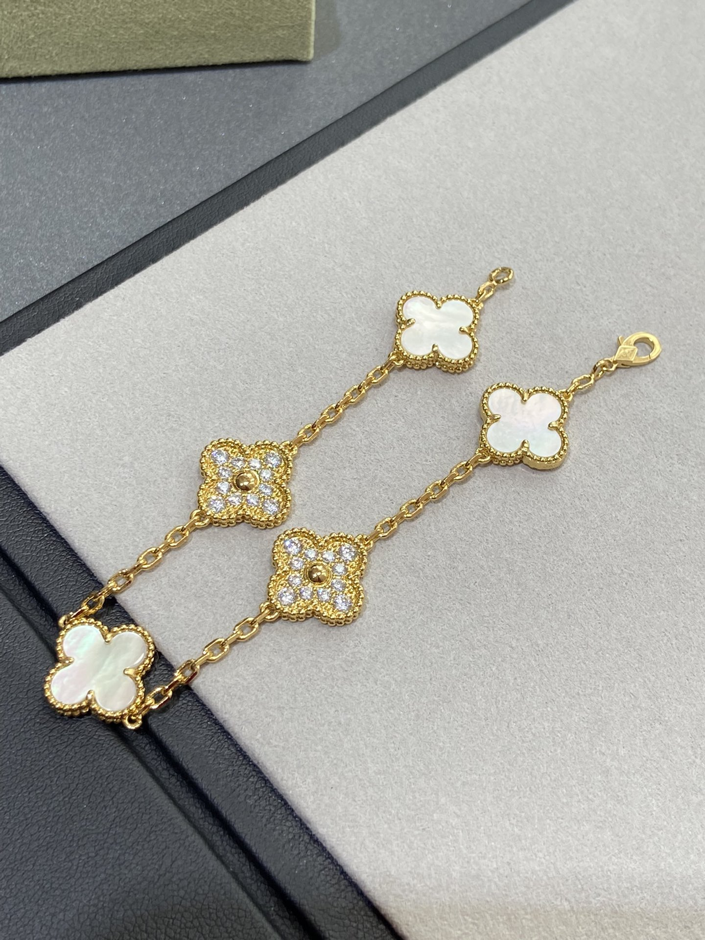VCA Diamond & White Clover Vintage Alhambra Bracelet ,5 Motifs - Original Replica Club