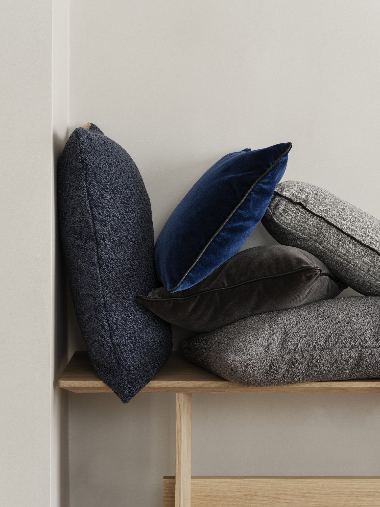 Blomus BOUCLE kussenhoes 50x50 - Midnight Blue