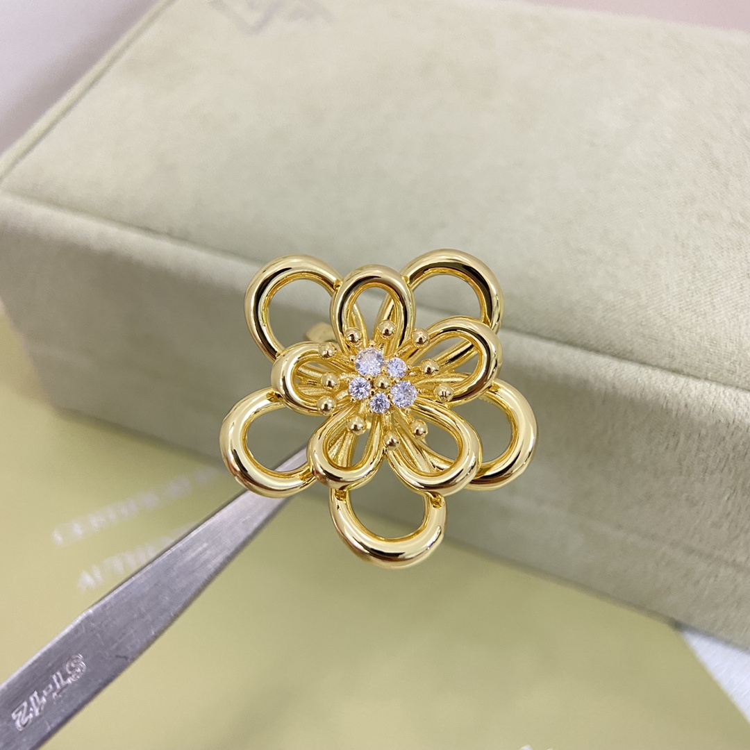 VCA Flowerlace Ring Hollow Flower - Original Replica Club