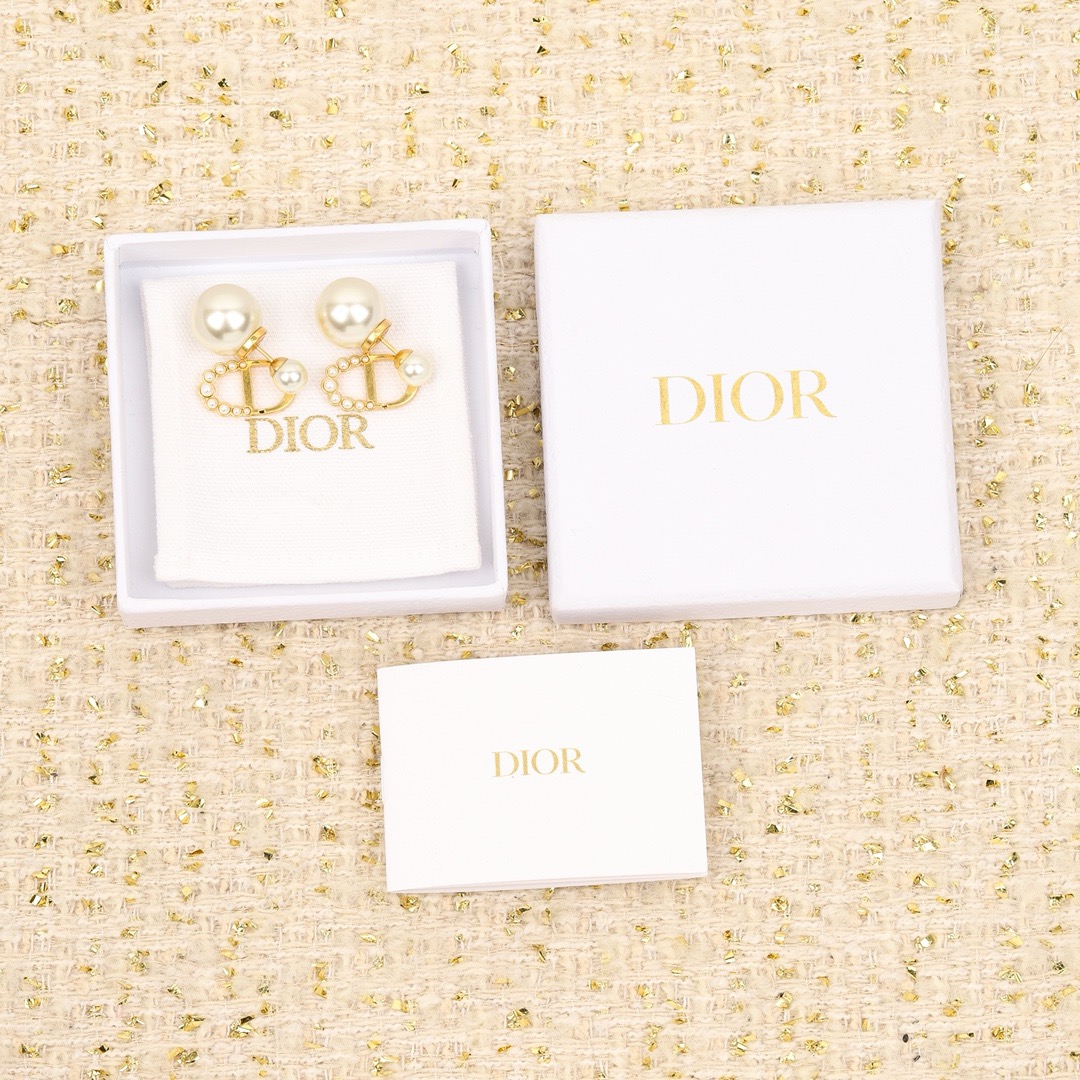 Dior CD Letter Drop Pearl Earrings - Original Replica Club
