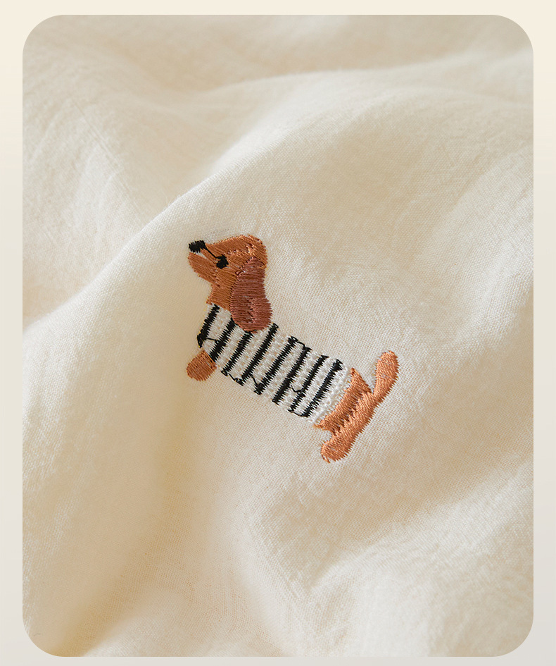 Cotton Soft Comforter Filled Cartoon Embroidery All Season Quilt Private Label Spring Autumn Quilt for Bedroom