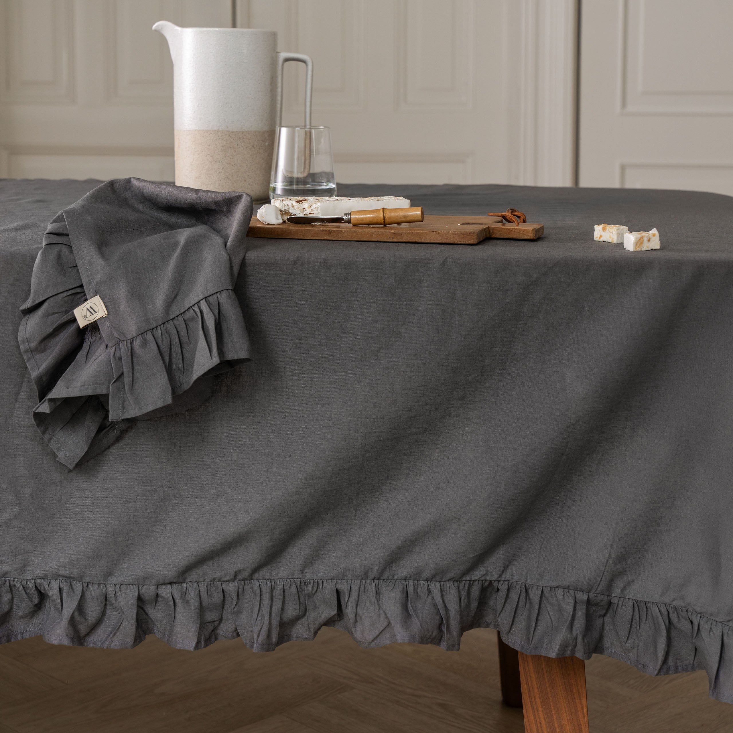 Walra Lovely Linen Ruffles Tafelkleed - Antraciet