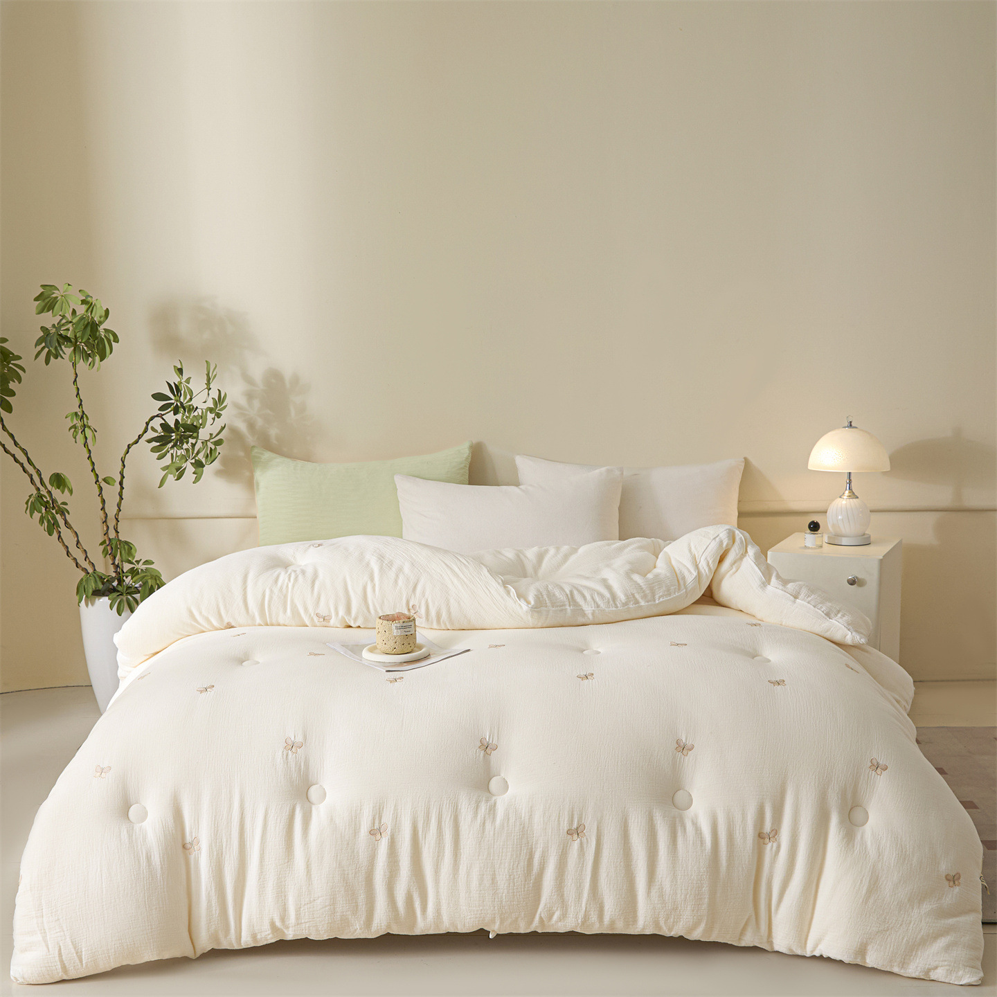 Cotton Soft Comforter Filled Cartoon Embroidery All Season Quilt Private Label Spring Autumn Quilt for Bedroom