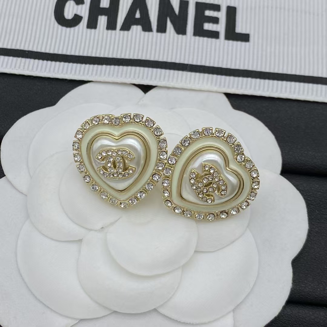 Chanel Strass Paved Heart Stud Earrings - Original Replica Club