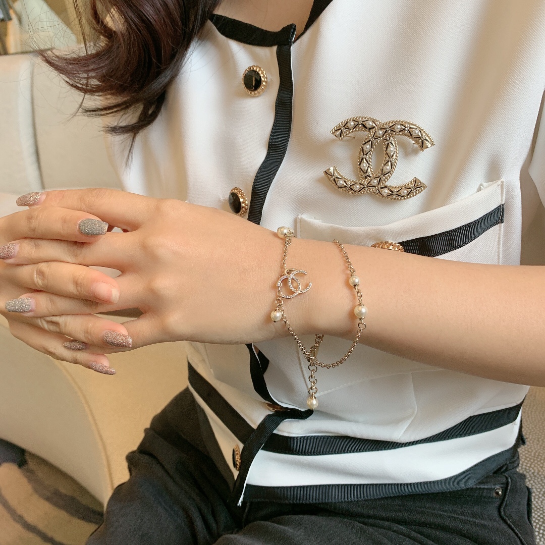 Chanel Dainty Two Layers Chain Pearl Bracelet - Original Replica Club