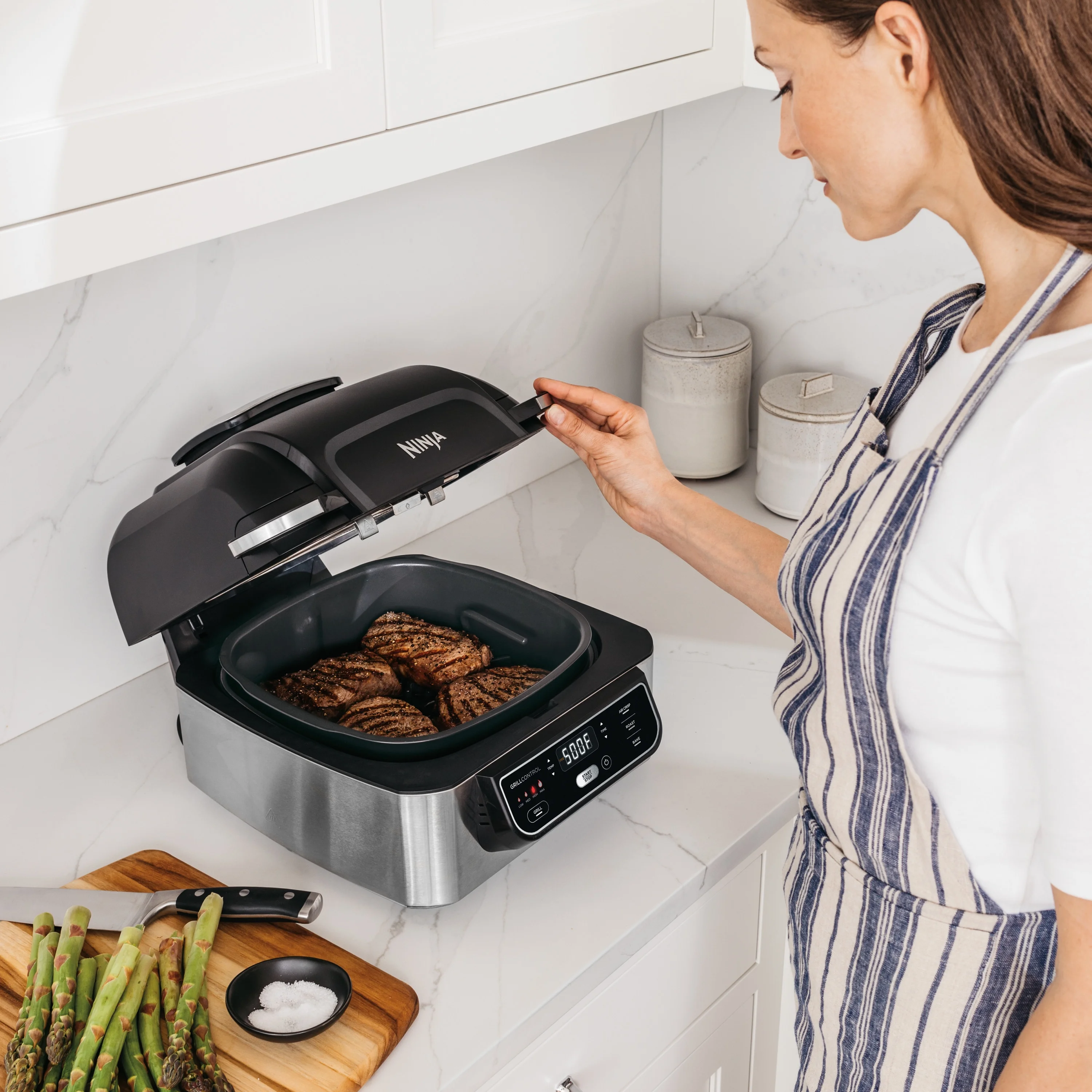 Ninja Foodi 4-in-1 Indoor Grill with 4-Qt Air Fryer, Roast, Bake, & Cyclonic Grilling Technology, Black/Stainless - Image 6