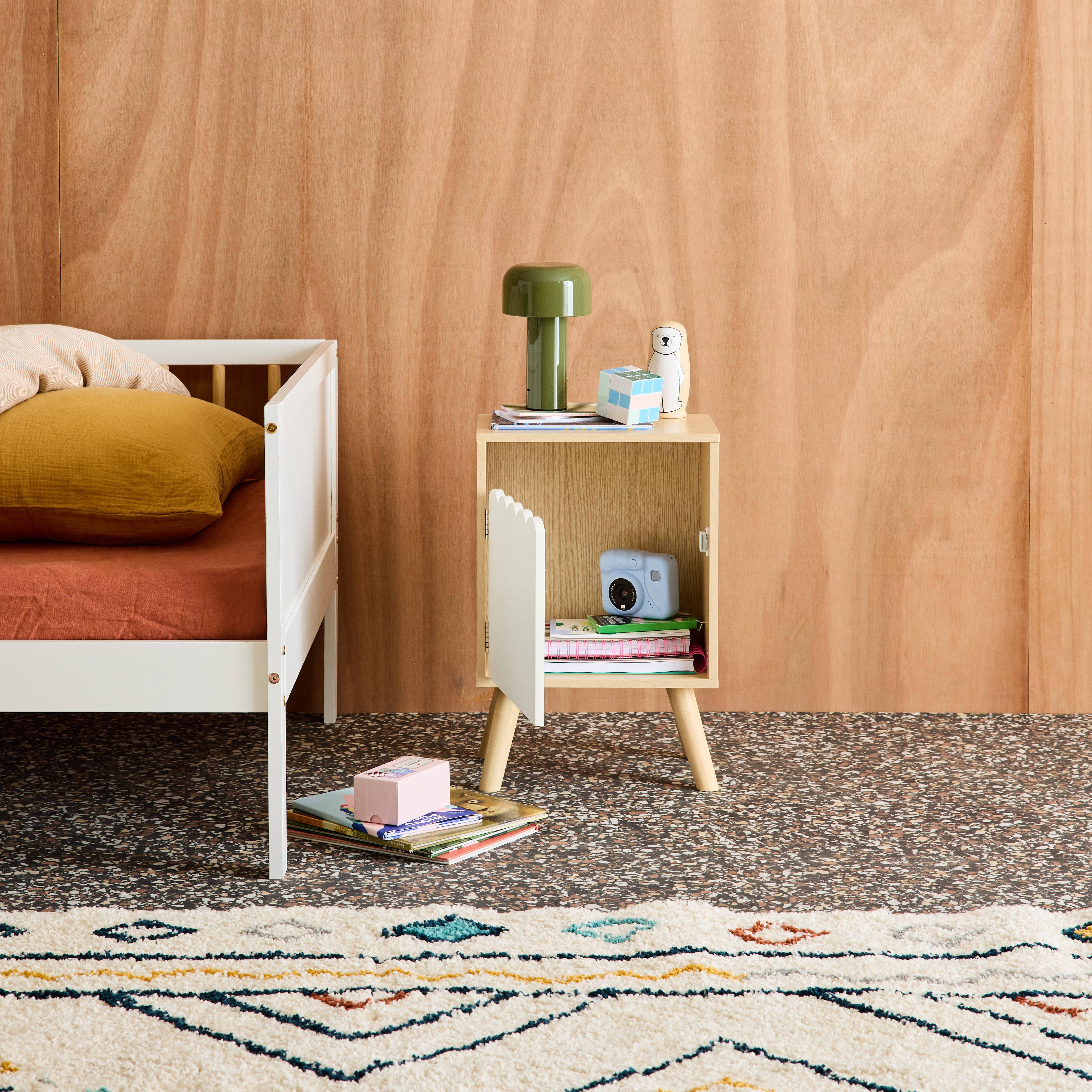 Azur - Mesita de noche infantil con patas de madera de pino, 1 puerta