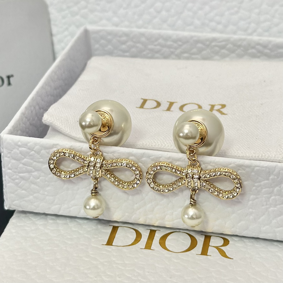 Dior Bow Pearl Earrings - Original Replica Club