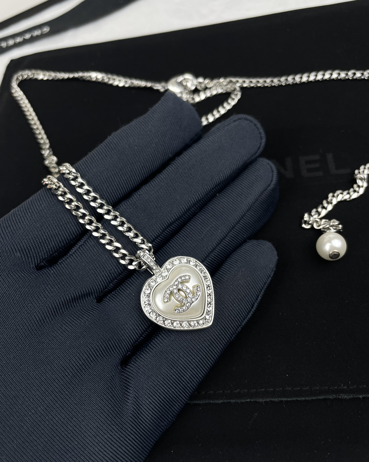 Chanel Heart Pendant Minimalistic Chain Necklace - Original Replica Club