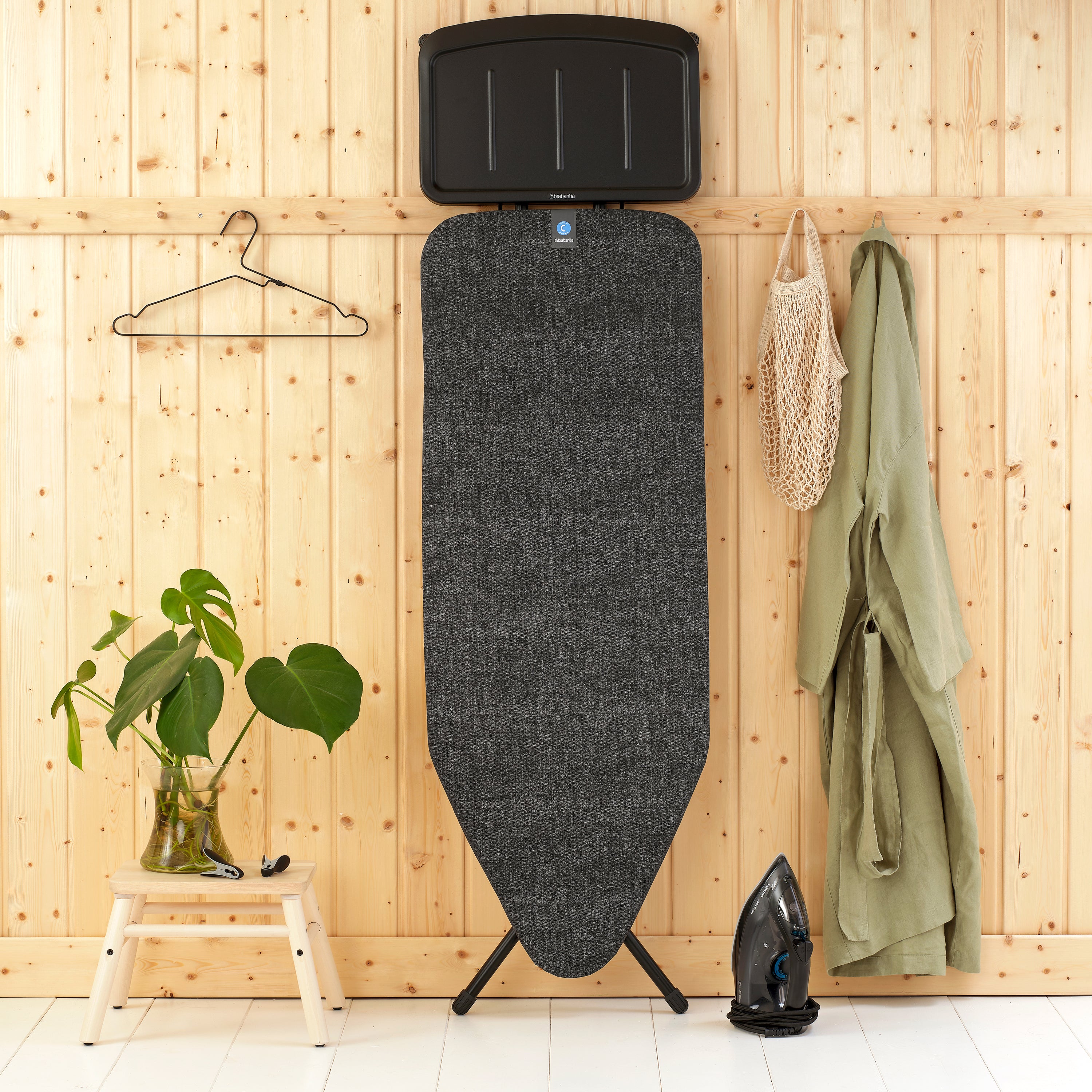 Brabantia Strijkplank C - met Stoomunithouder - 124 x 45 cm - Denim Bl
