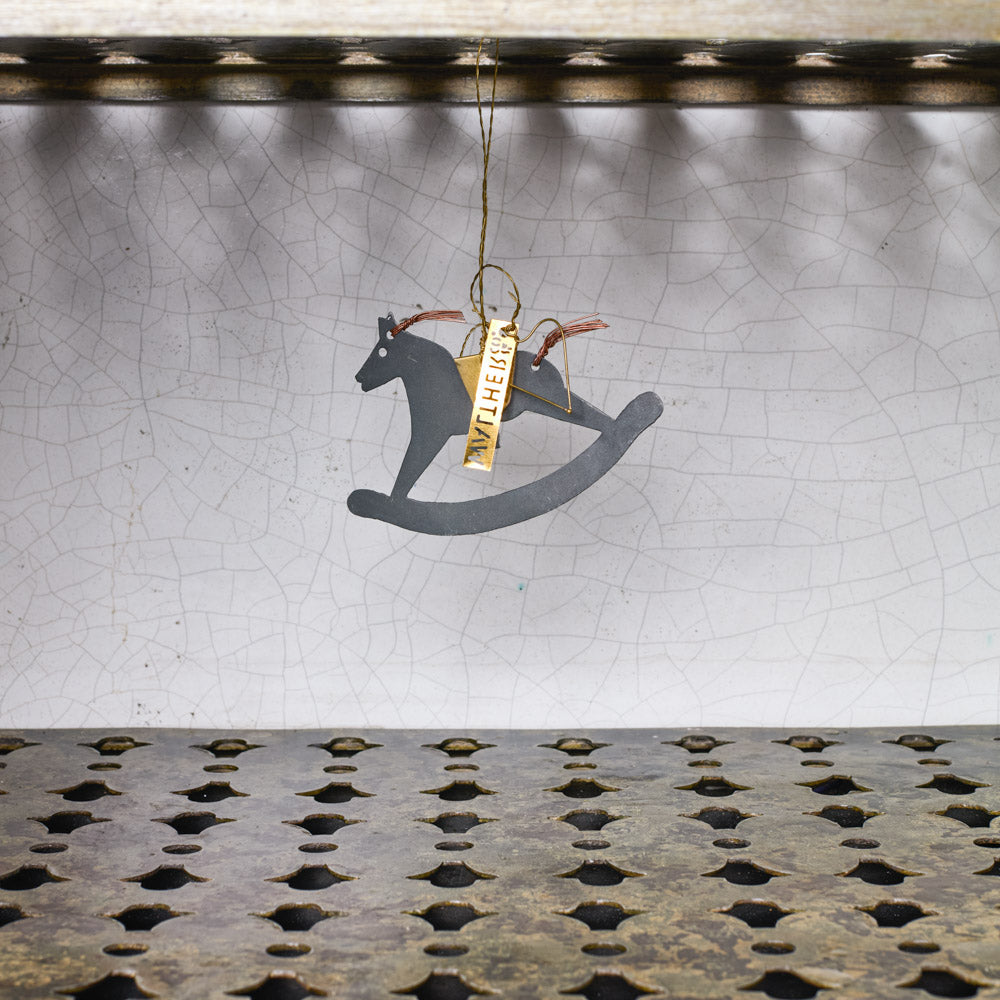 Ornement - Cheval à bascule