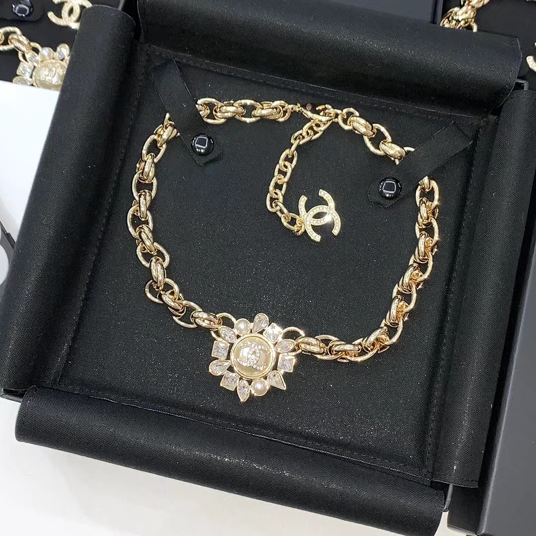 Chanel Thick Cuban Chain Flower Pendant Choker Necklace - Original Replica Club