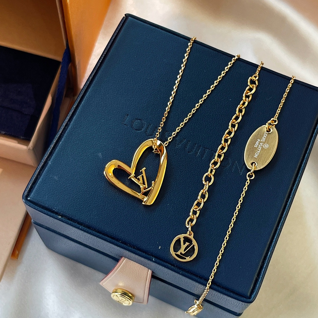 Louis Vuitton Hollow Heart Pendant Necklace - Original Replica Club