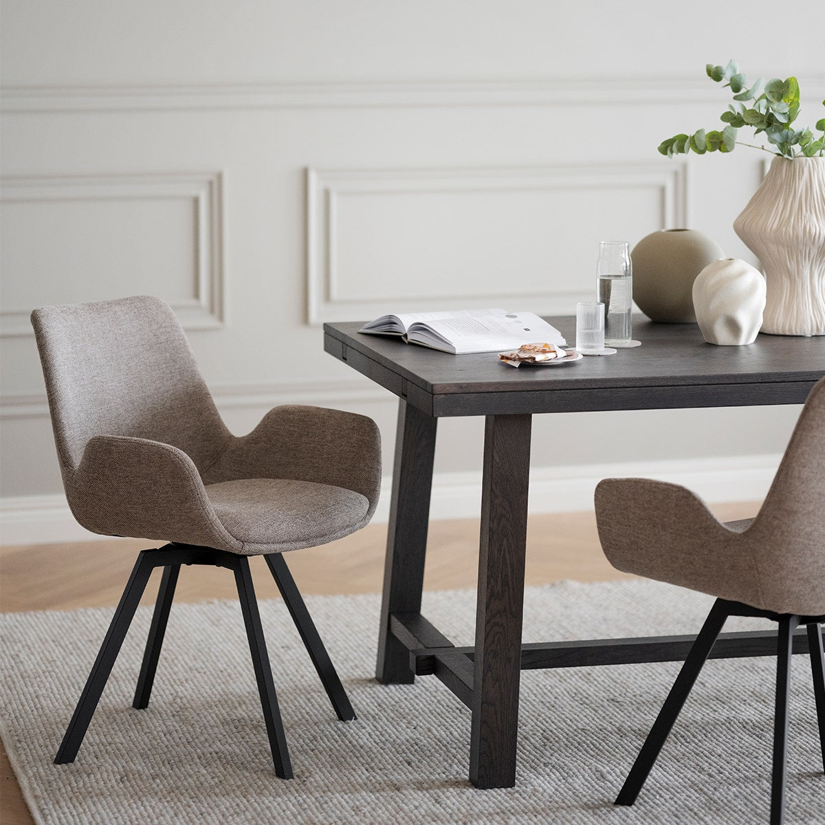 Rowico Home Norwell Draaibare Eetkamerstoel Beige - Met Armleuning