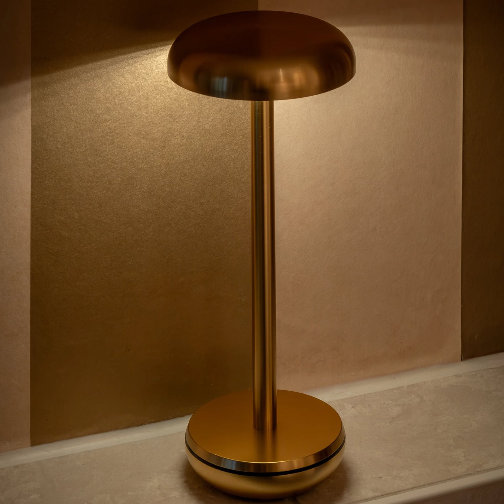 Humble Air Oplaadbare Tafellamp - Gold