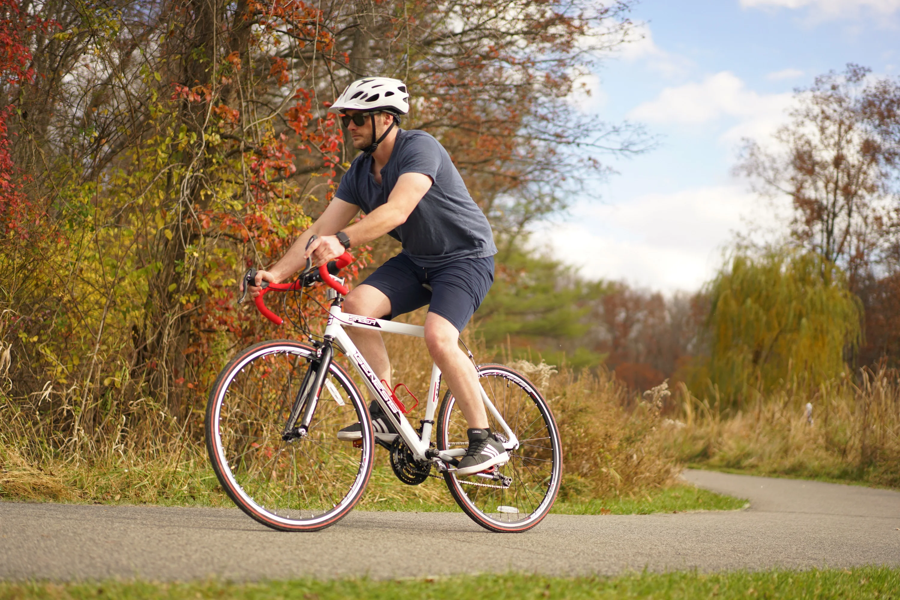 700c Saber Men's Road Bike, Medium, White - Image 7
