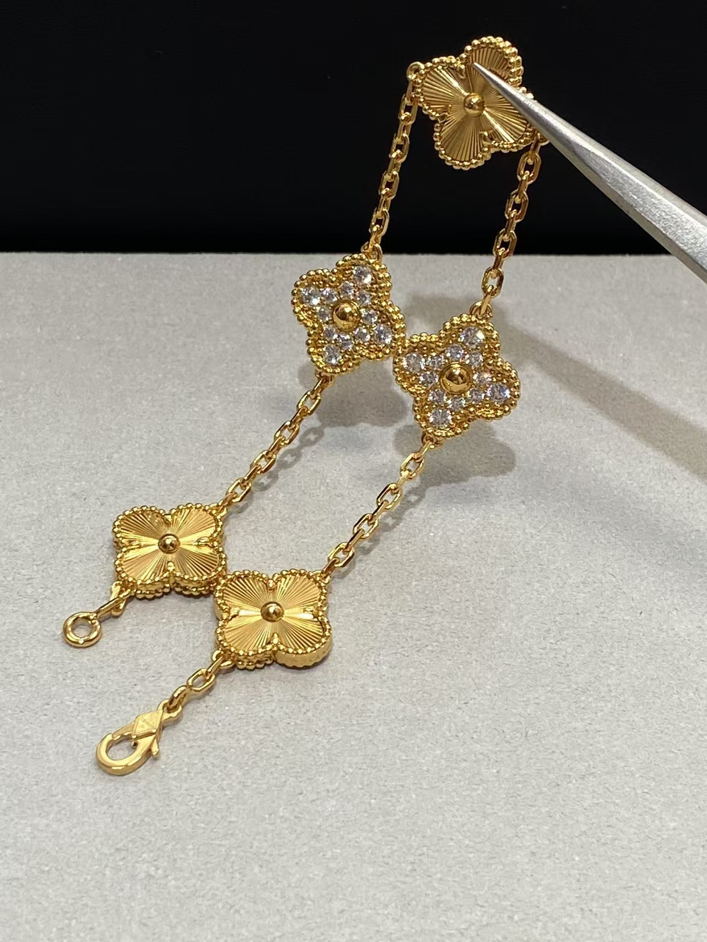 VCA Gold-tone Diamond and Guilloche Vintage Alhambra Bracelet 5 Motifs - Original Replica Club