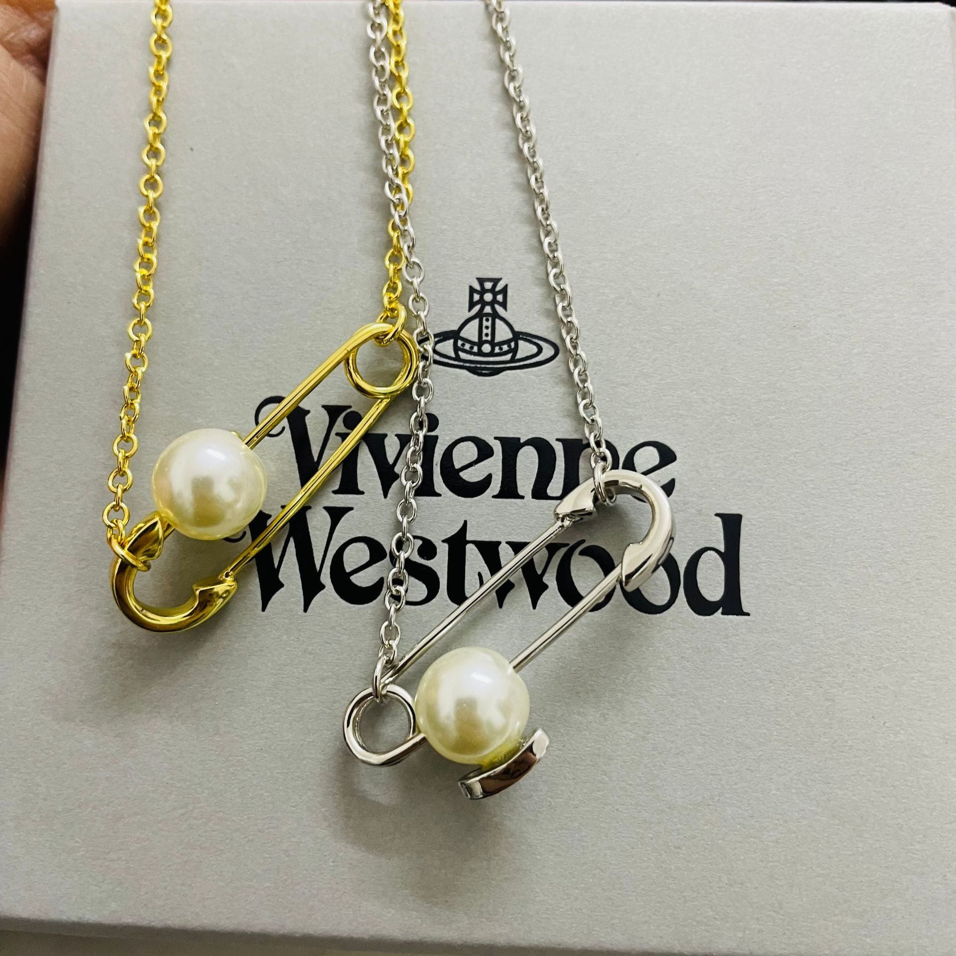 Vivienne Westwood Paperclip With A Pearl Pendant Necklace - Original Replica Club