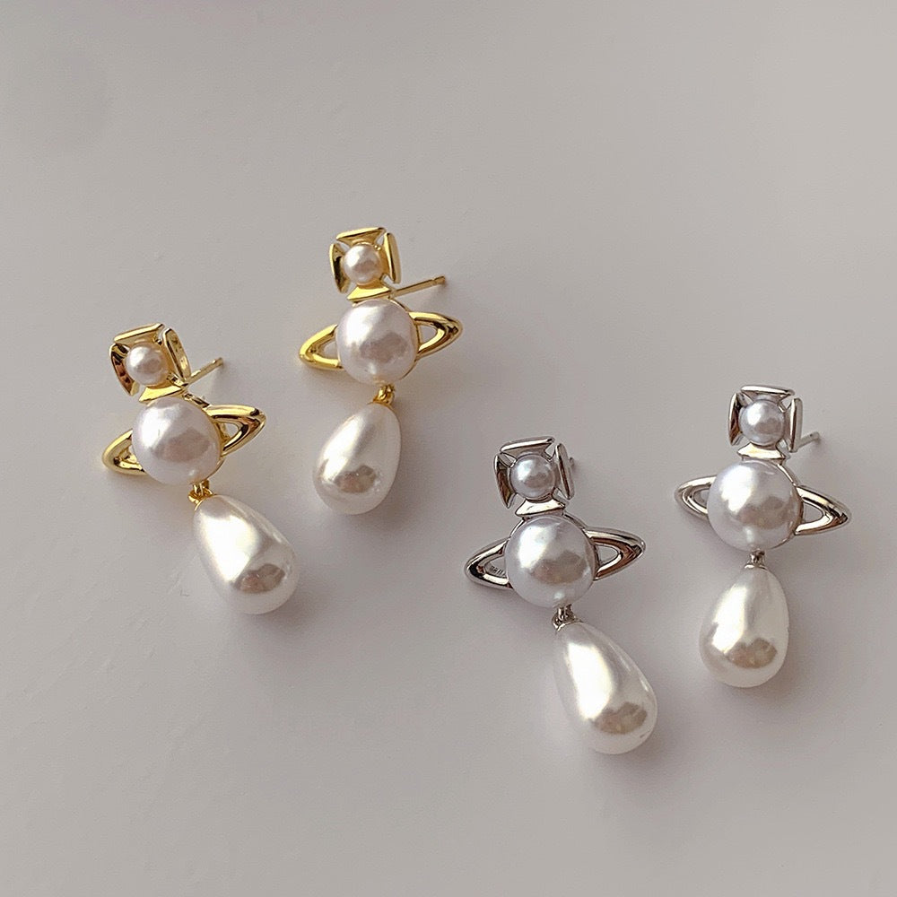 Vivienne Westwood Teardrop Pearl Saturn Earrings - Original Replica Club
