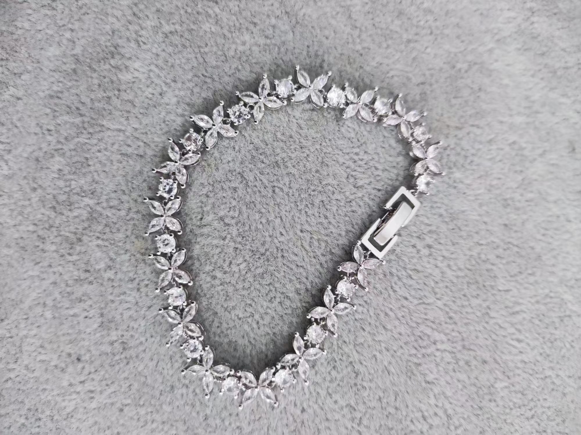 Tiffany Cluster Tennis Bracelet in Platinum with Diamonds - Original Replica Club