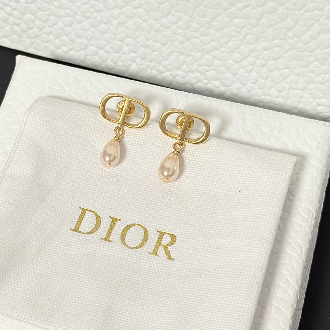 Dior Pink Teardrop Pearl Earrings - Original Replica Club