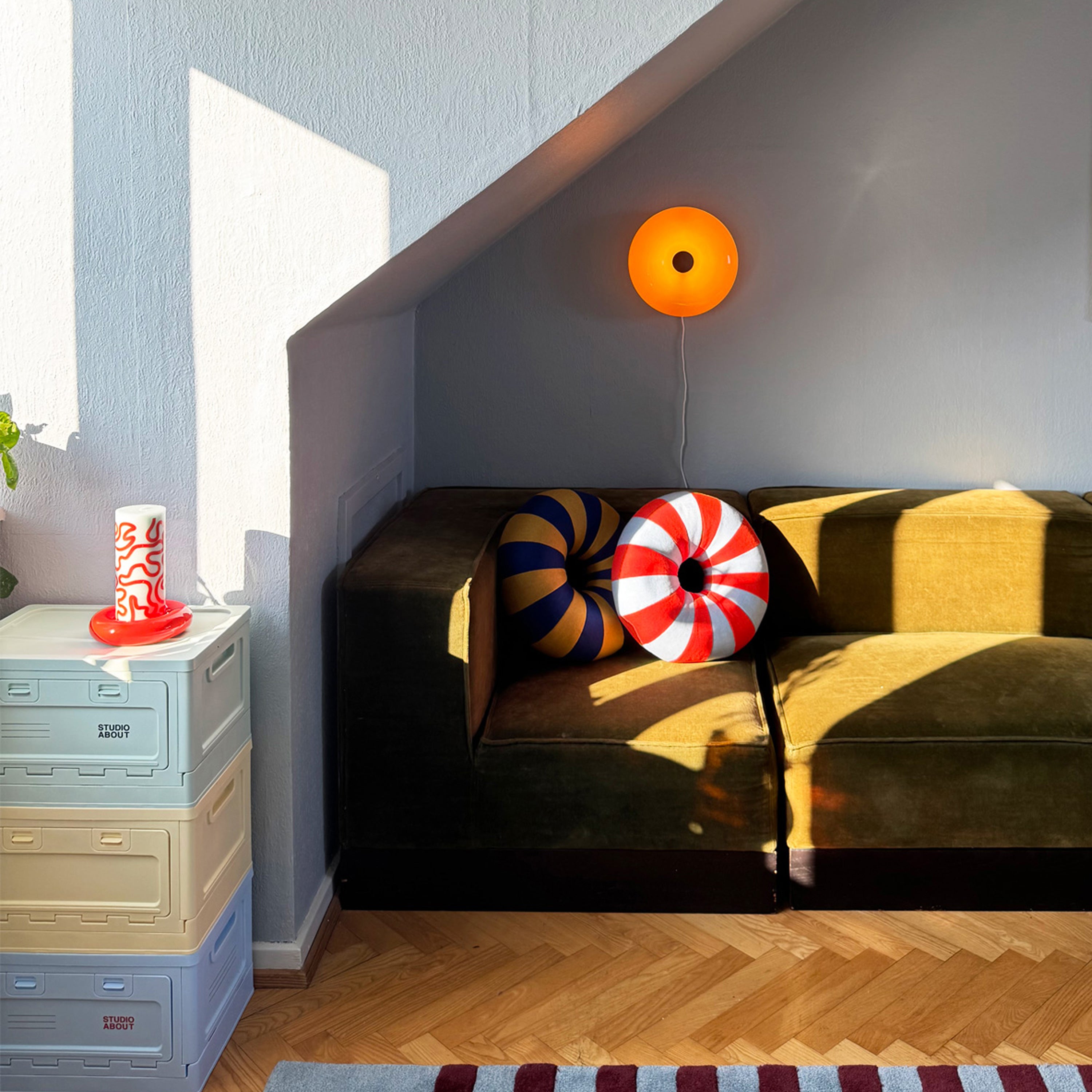 Studio About Float Sierkussen - Blue / Red