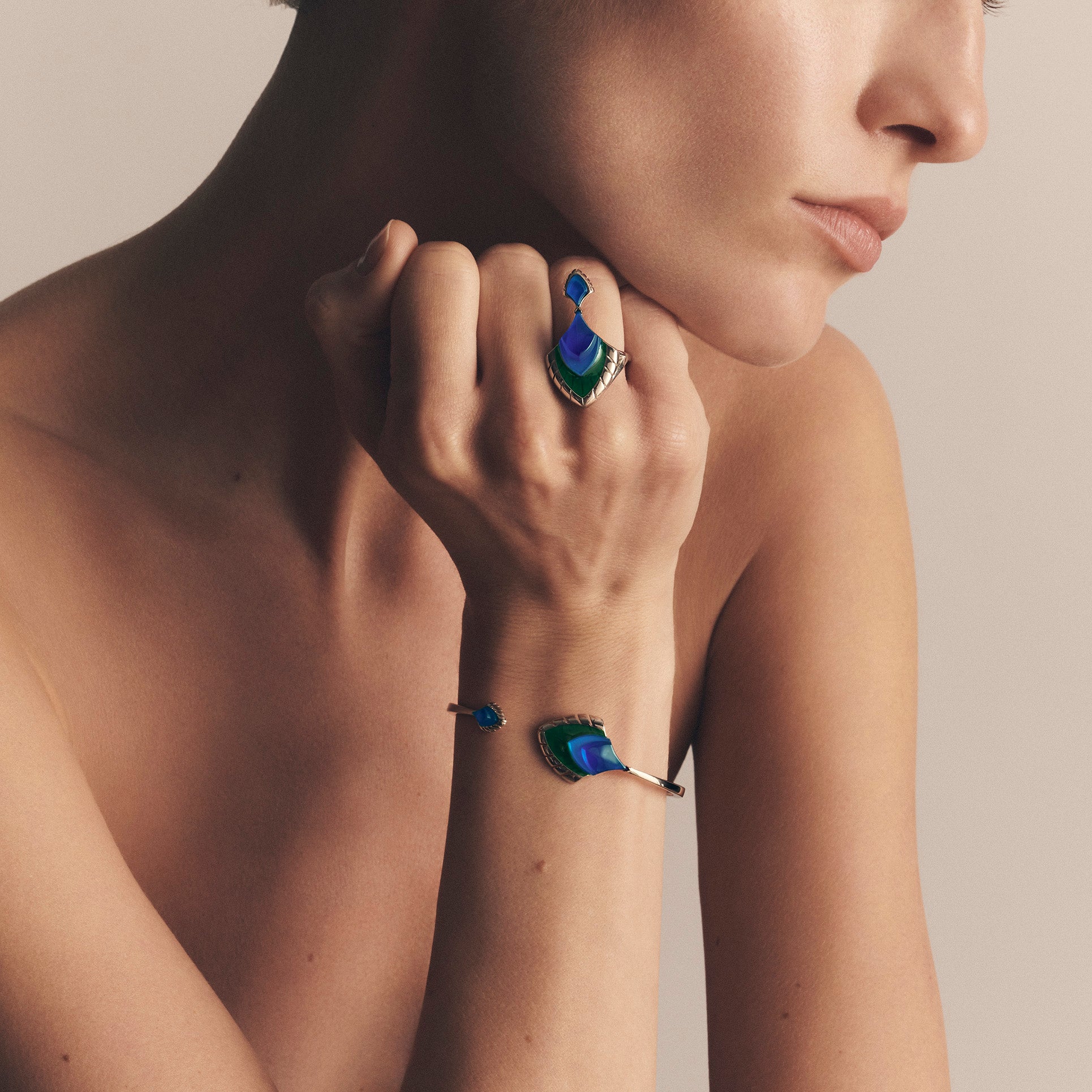 BRACELET PAON - CRISTAL BLEU ET LAQUE VERTE, ARGENT
