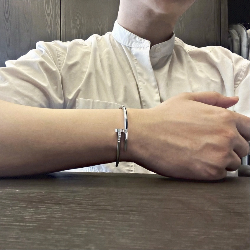 Cartier Smooth Juste un Clou Nail Bracelet - Original Replica Club