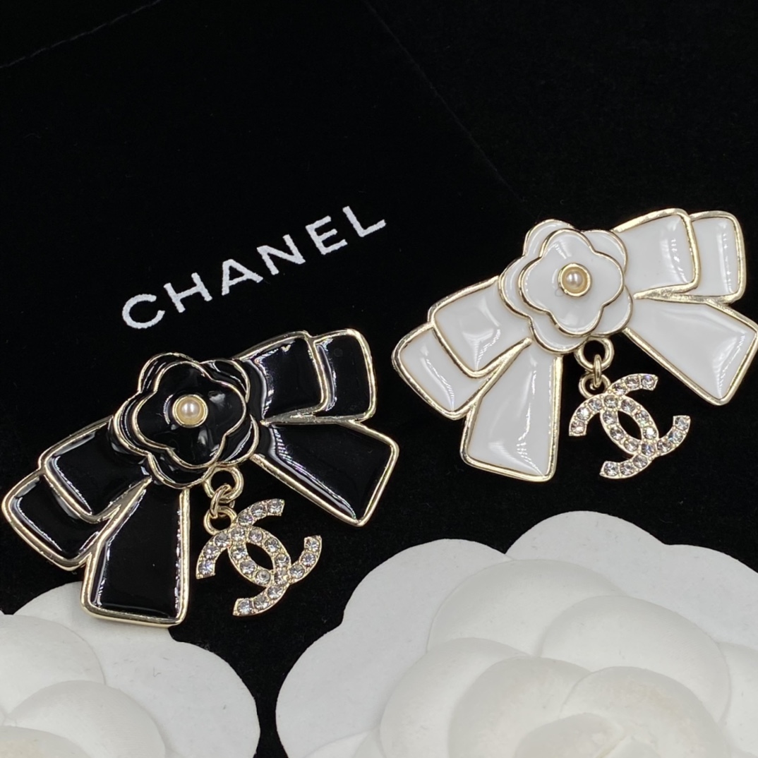Chanel Camellia Black White Enamel Bow Brooch - Original Replica Club
