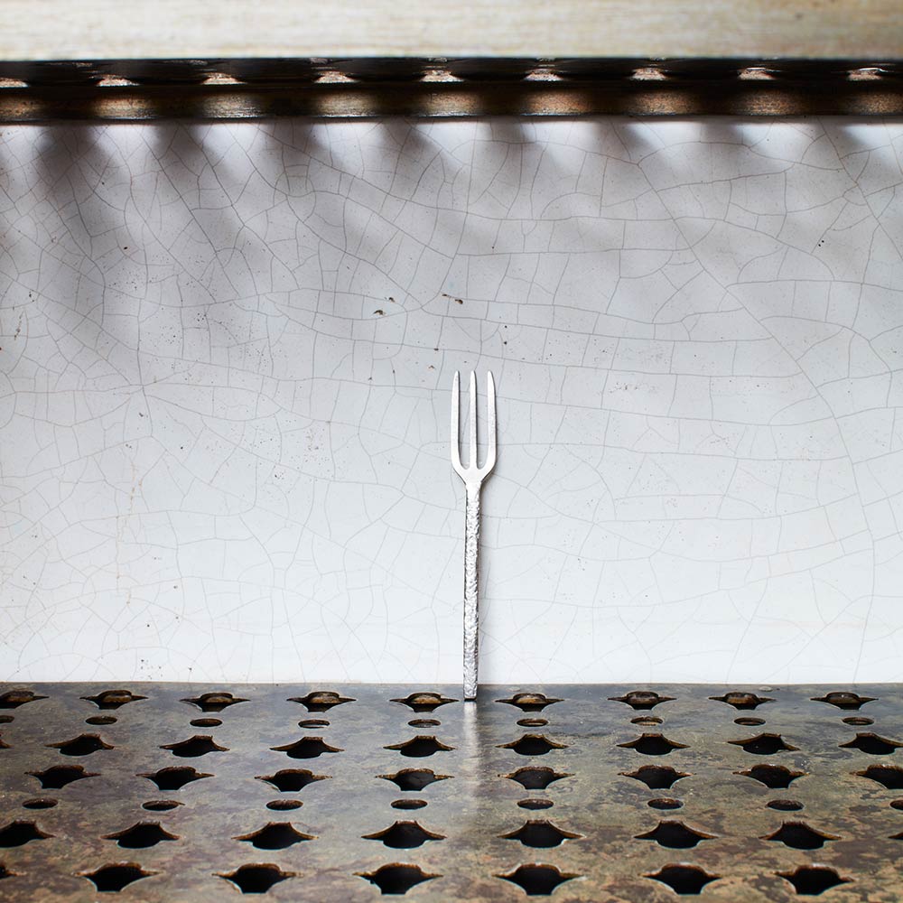 Fourchette en métal martelé - Stonewash - La Nouvelle Table