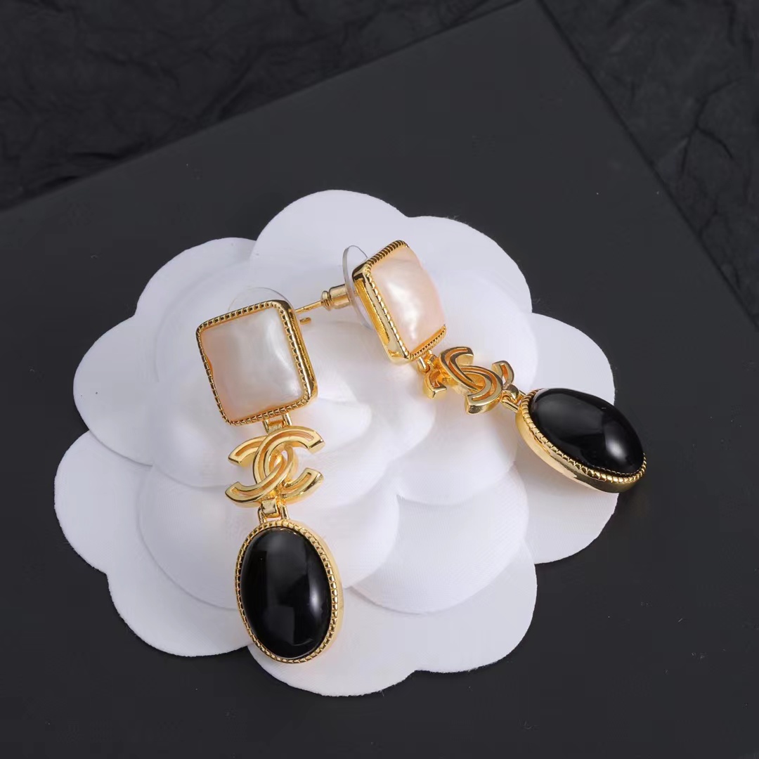 Chanel Retro Style Earrings - Original Replica Club