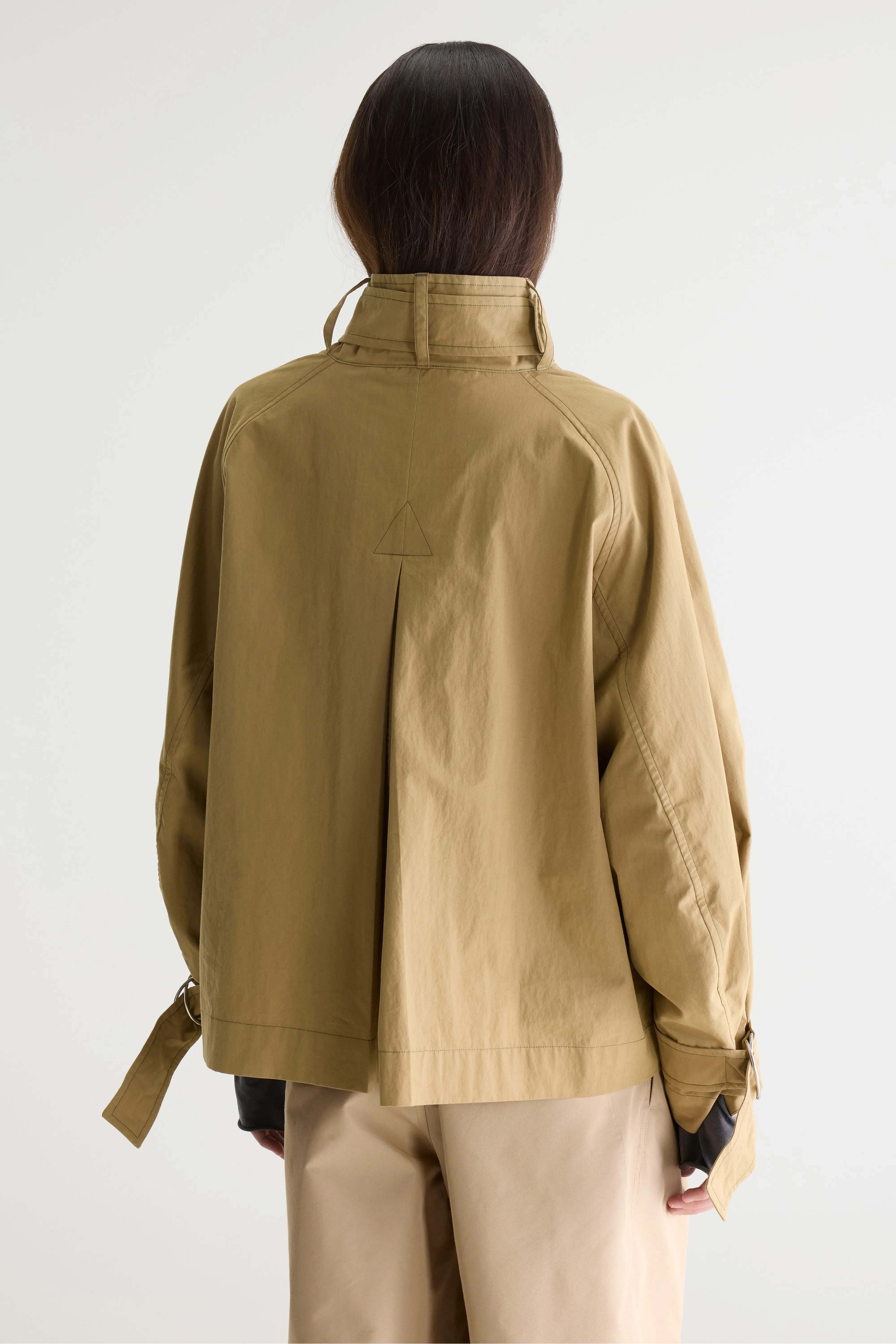 Bellerose Hubble light brown trench (252 / W / SOIL)