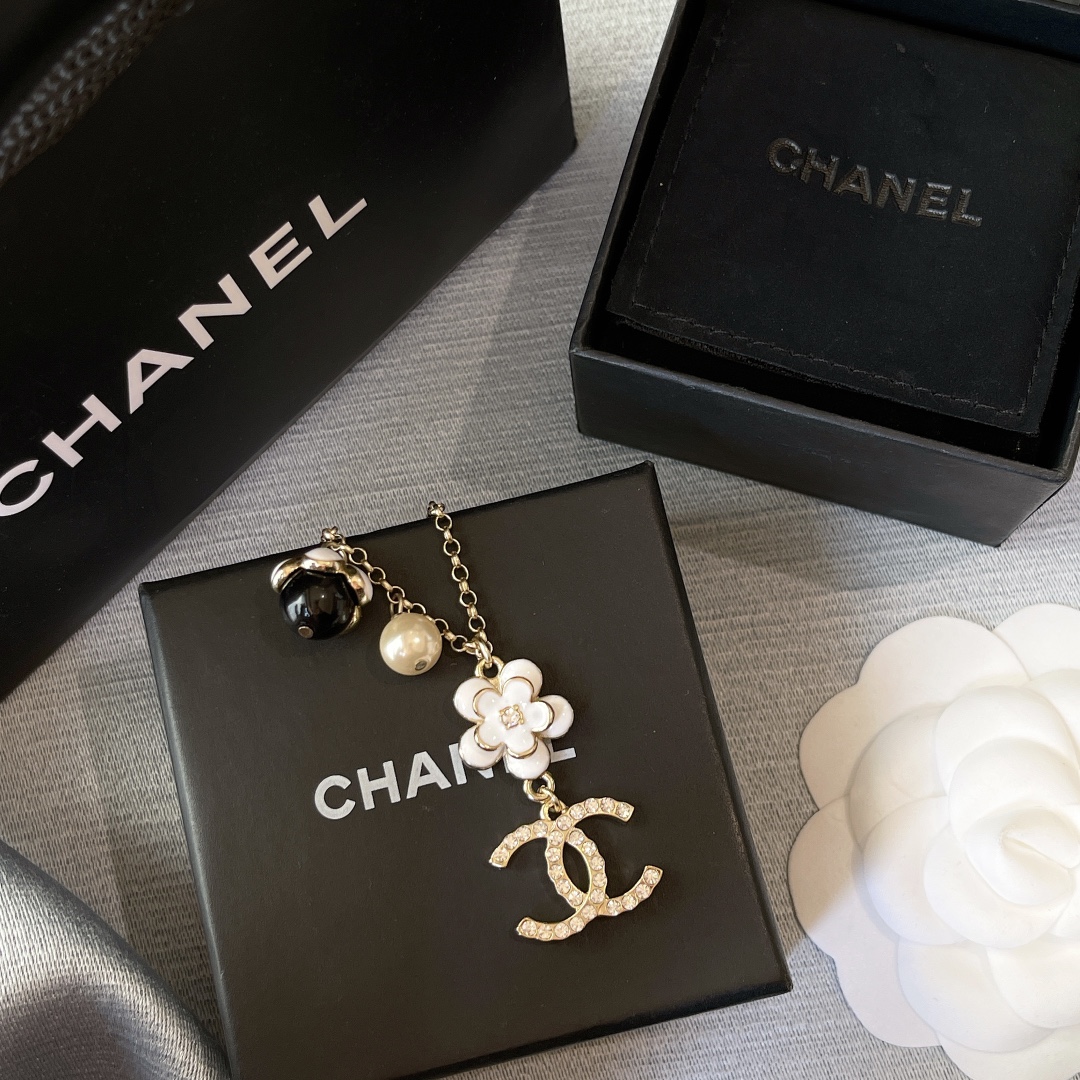 Chanel Flower Pearl Diamond Paved CC Pendant Necklace - Original Replica Club