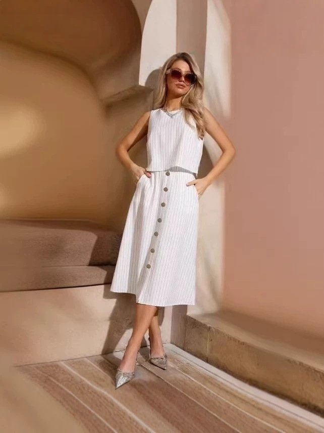 2026 European and American foreign trade fashion suit for women, new cross-border casual, comfortable, stylish, solid color, round neck with button design