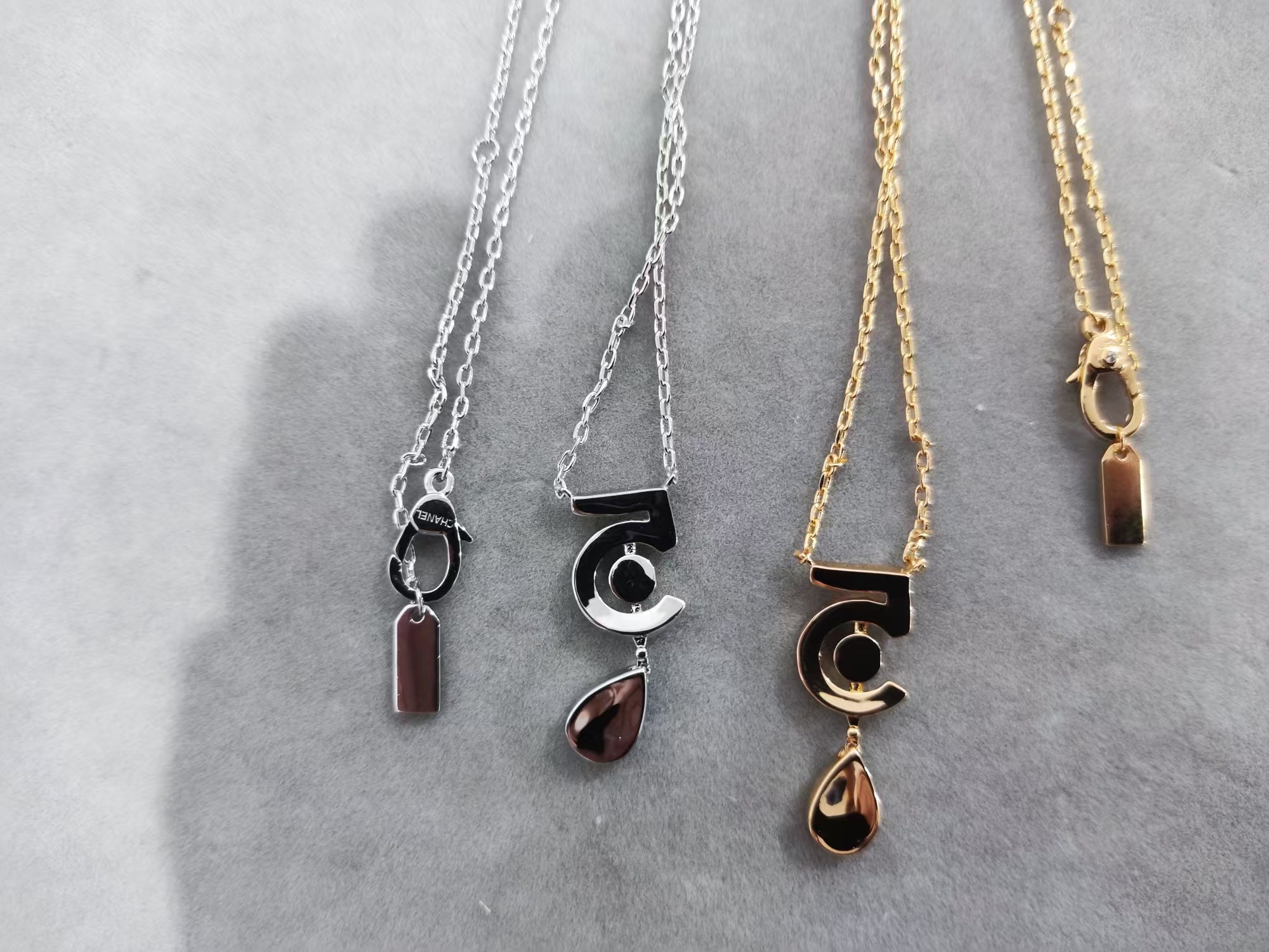 Chanel NO.5 Teardrop Pendant Necklace - Original Replica Club