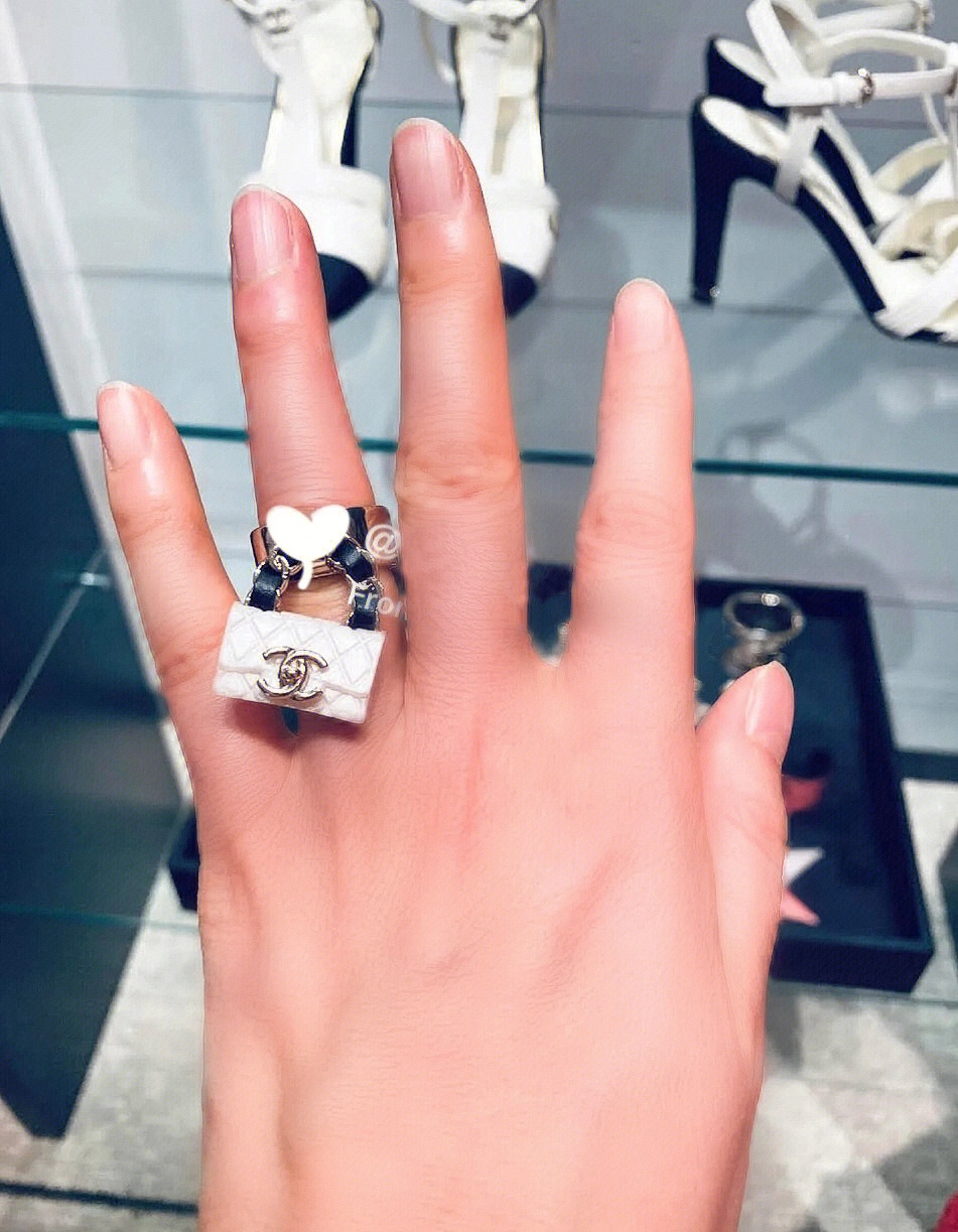 Chanel Ring Handle Bag - Original Replica Club