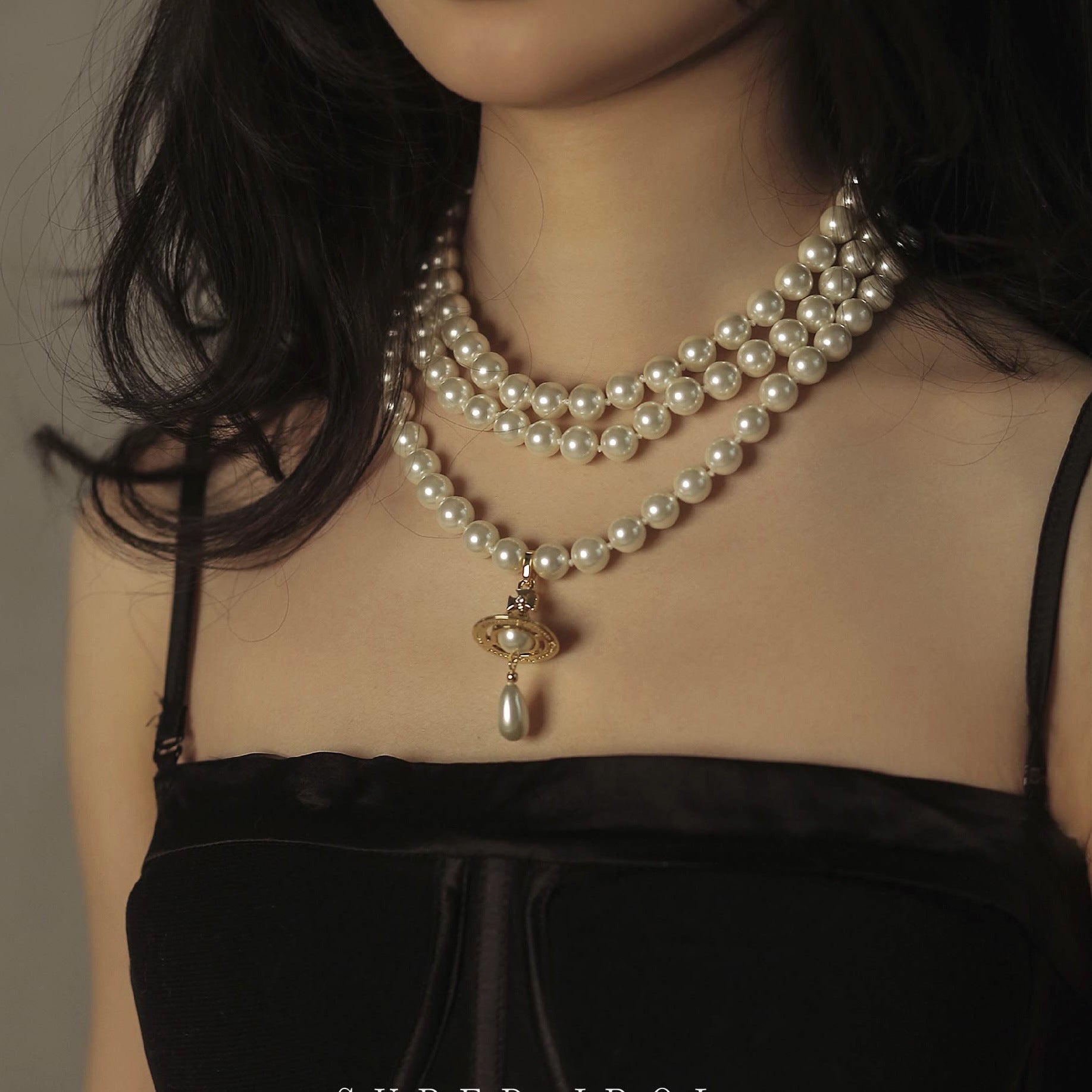 Vivienne Westwood Teardrop Saturn Three Row Pearl Necklace - Original Replica Club