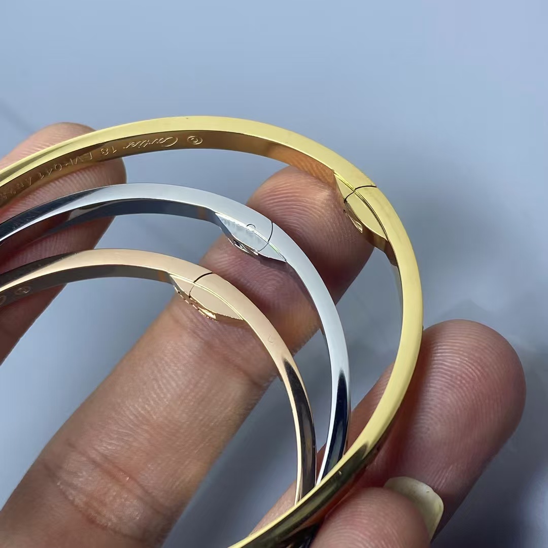 Cartier LOVE Bracelet Bangle - Six Diamonds - Original Replica Club