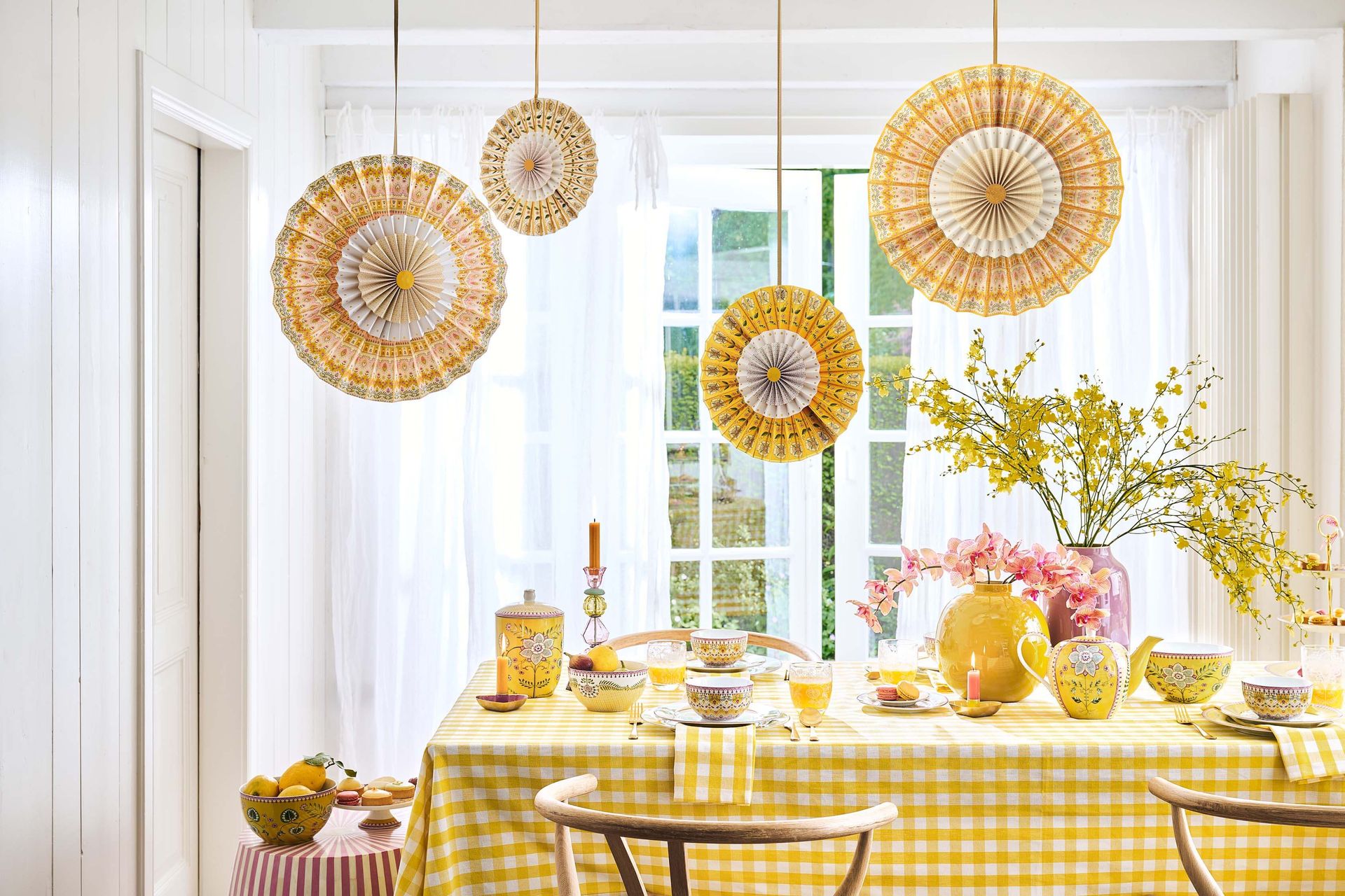 Set/2 Candle Holders Metal Heart Yellow