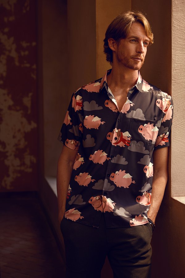 Fun Flying Pig Chest Pocket Short Sleeve Casual Shirt