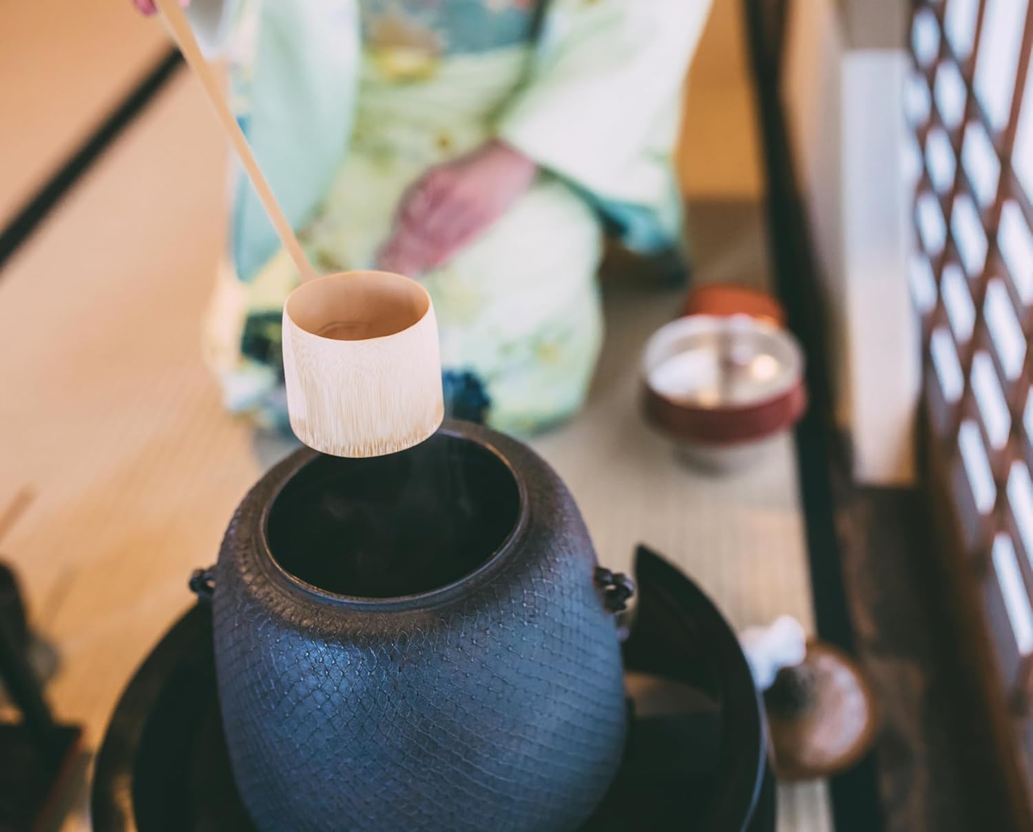 Handmade Ceramic Matcha Tea Bowl Authentic Japanese Tea Ceremony Pottery, Mino Ware Made in Japan, Black Blue Drip