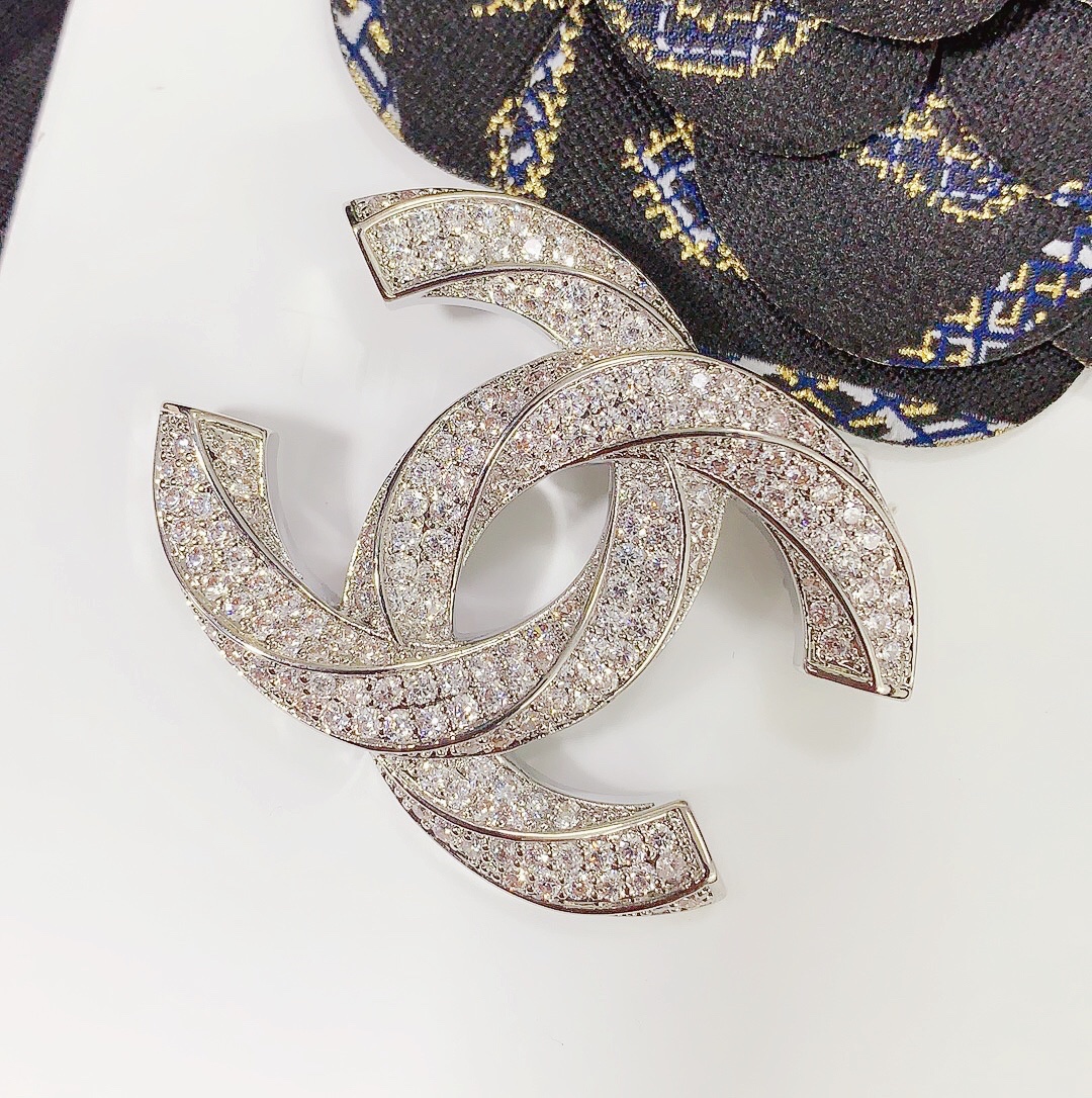 Chanel Super Sparkling Diamond Paved Brooch - Original Replica Club