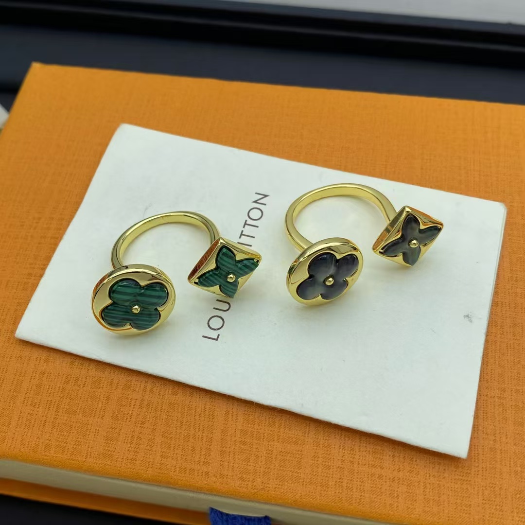 Louis Vuitton Classic Ring - Original Replica Club