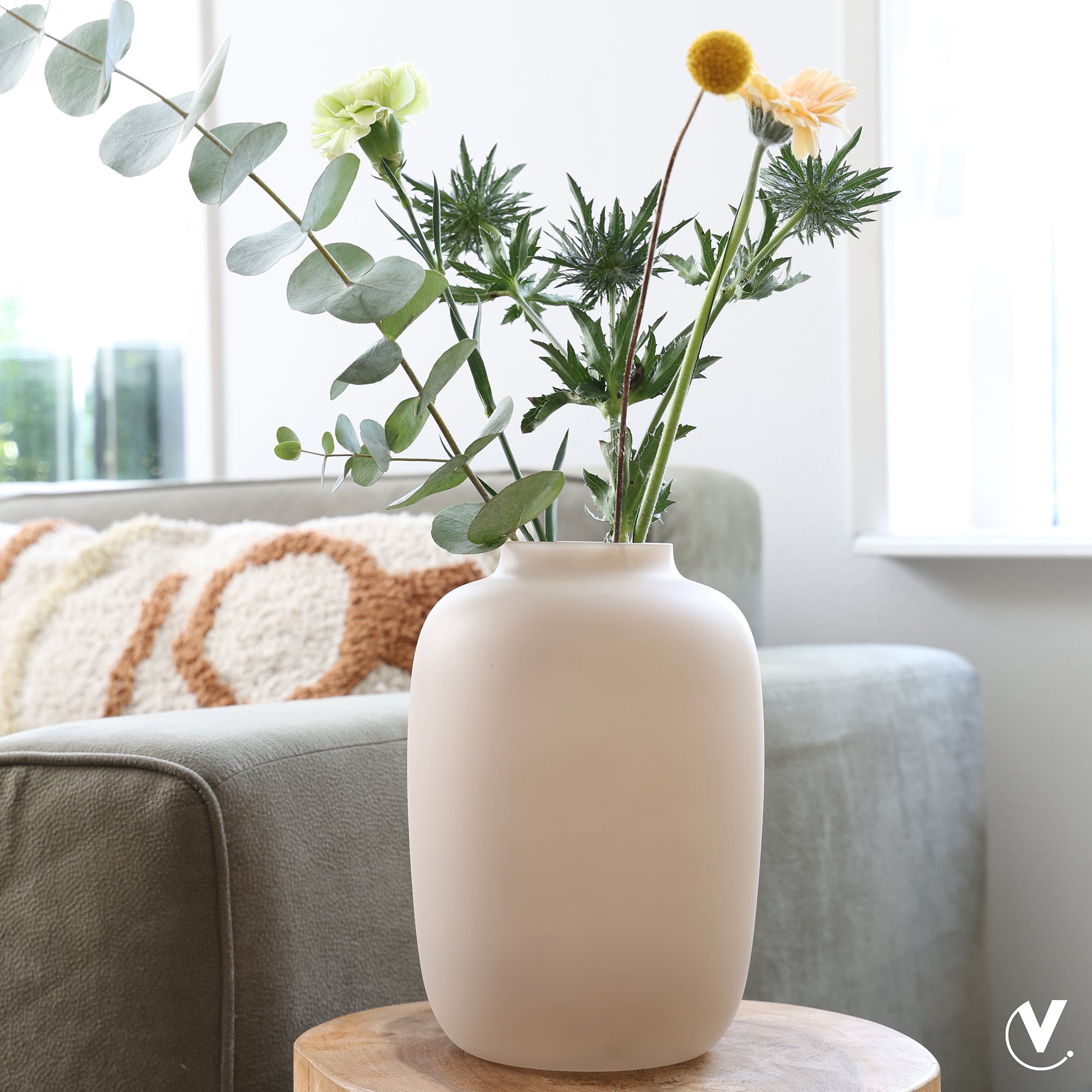 Vase The World - Artic M matte ivory Ø25 x H35 cm